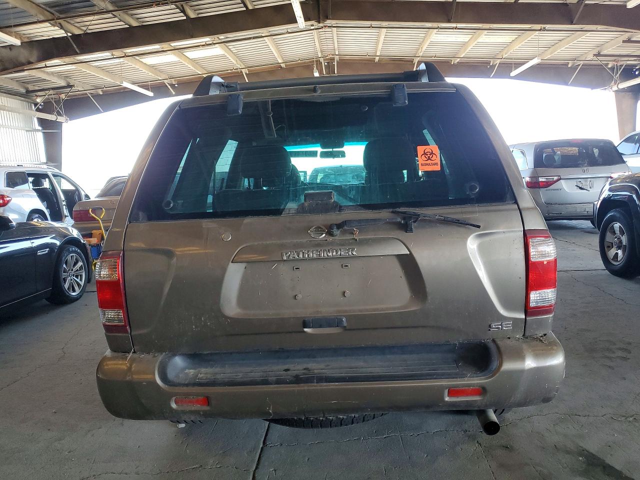 2002 Nissan Pathfinder Le/se Tan vin: JN8DR09YX2W743267