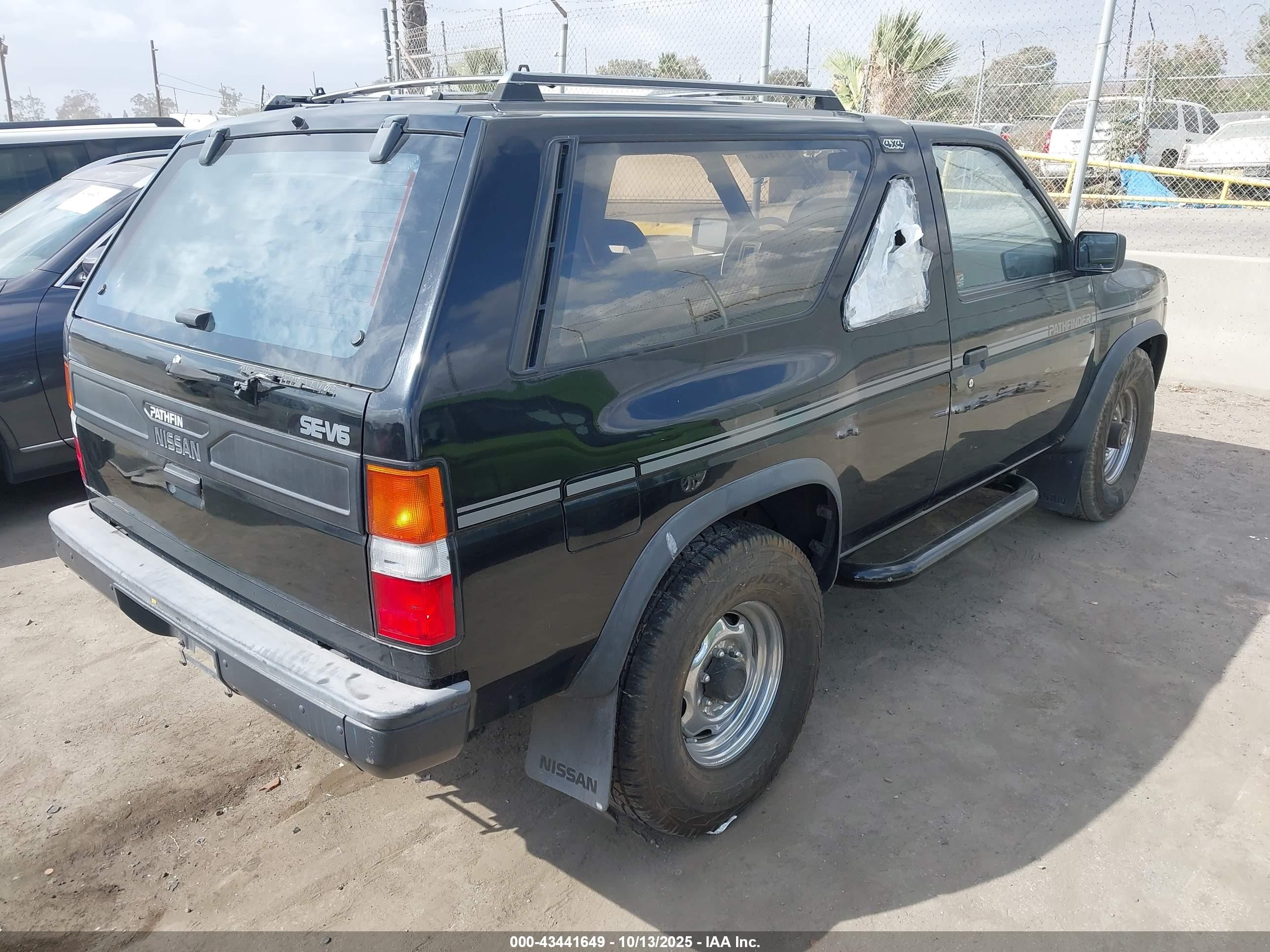 1988 Nissan Pathfinder   Black vin: JN8HD16Y0JW025560