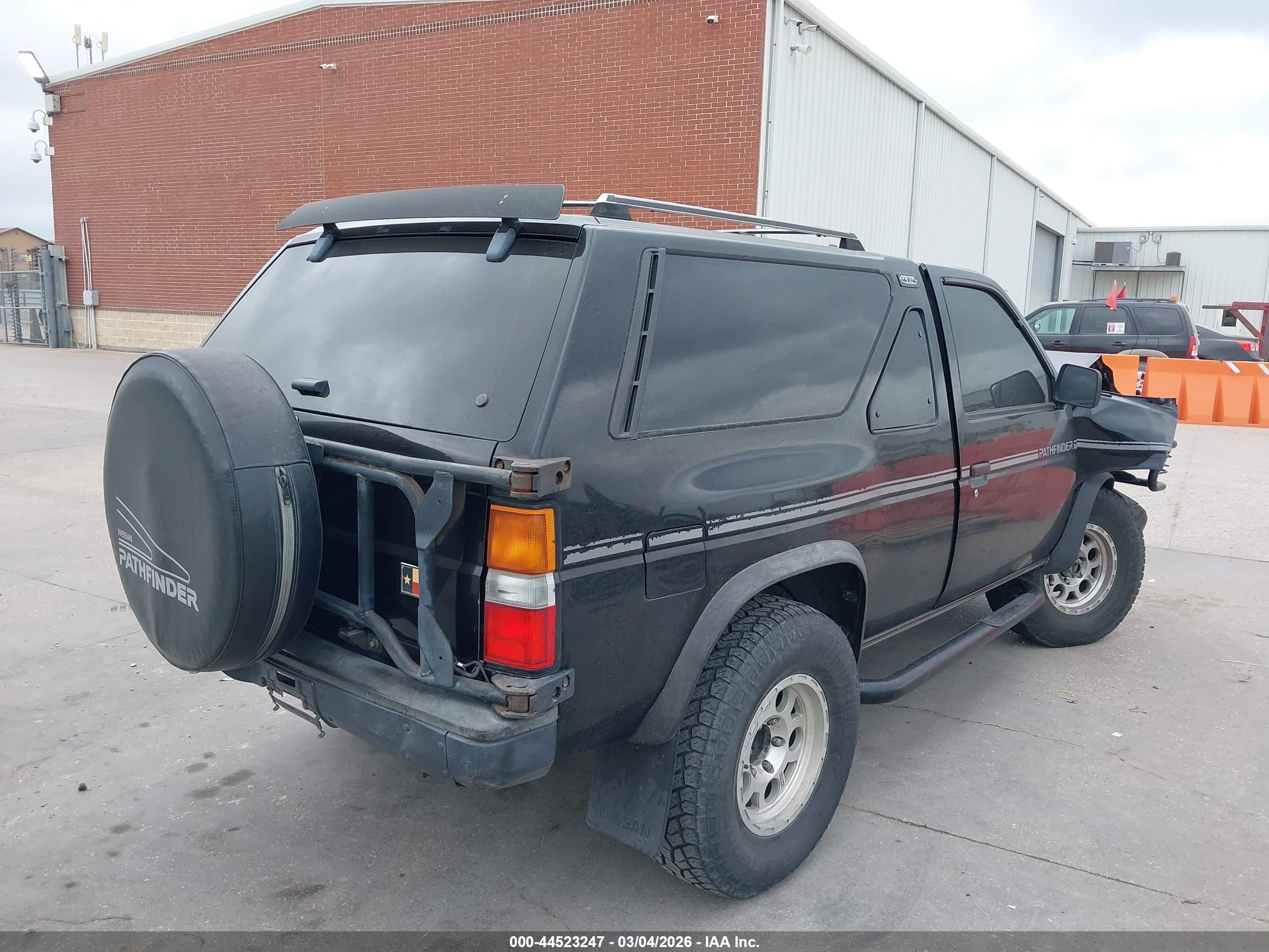 1988 Nissan Pathfinder   Black vin: JN8HD16Y1JW028497