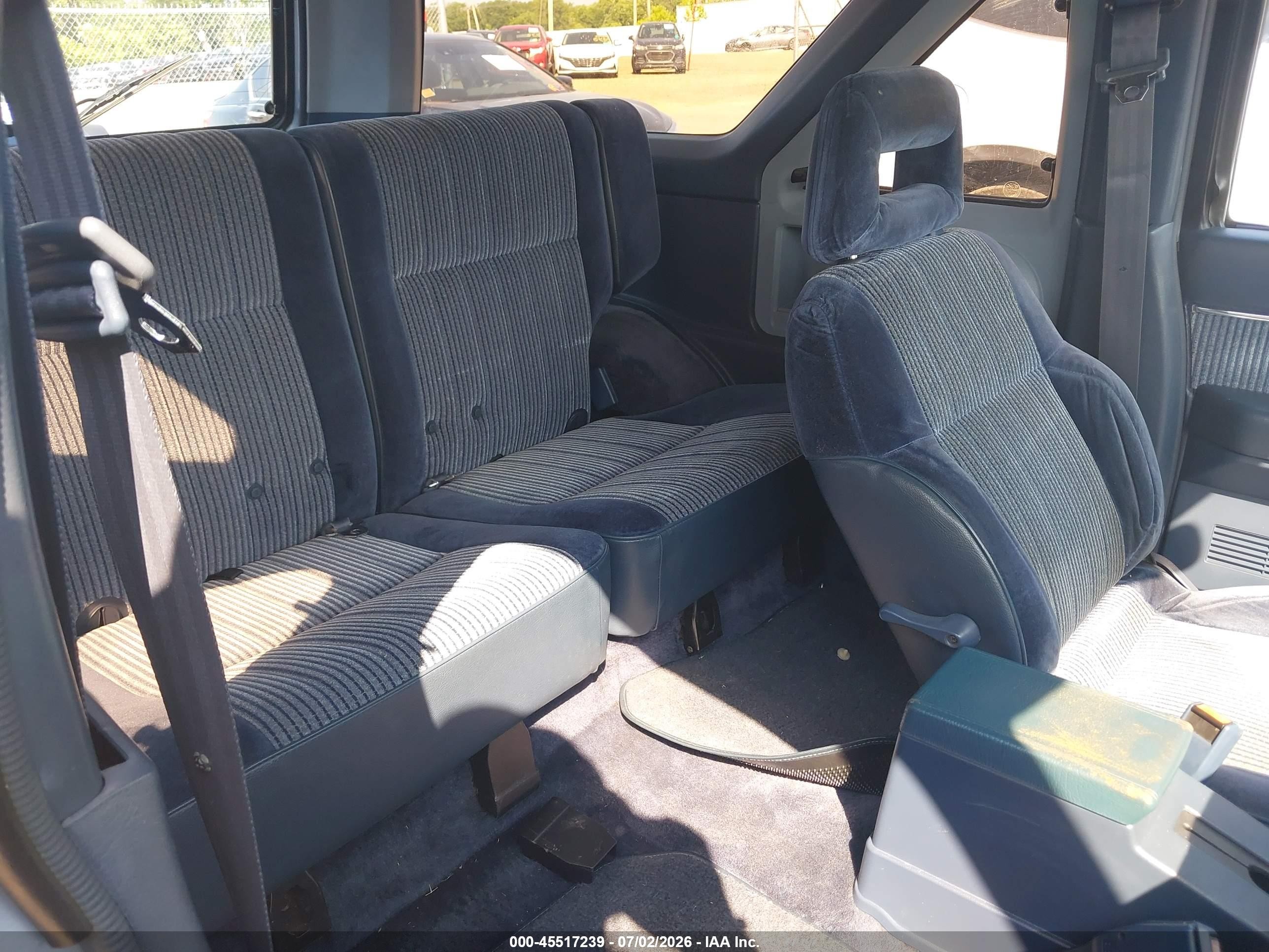1987 Nissan Pathfinder   Blue vin: JN8HD16Y2HW015221