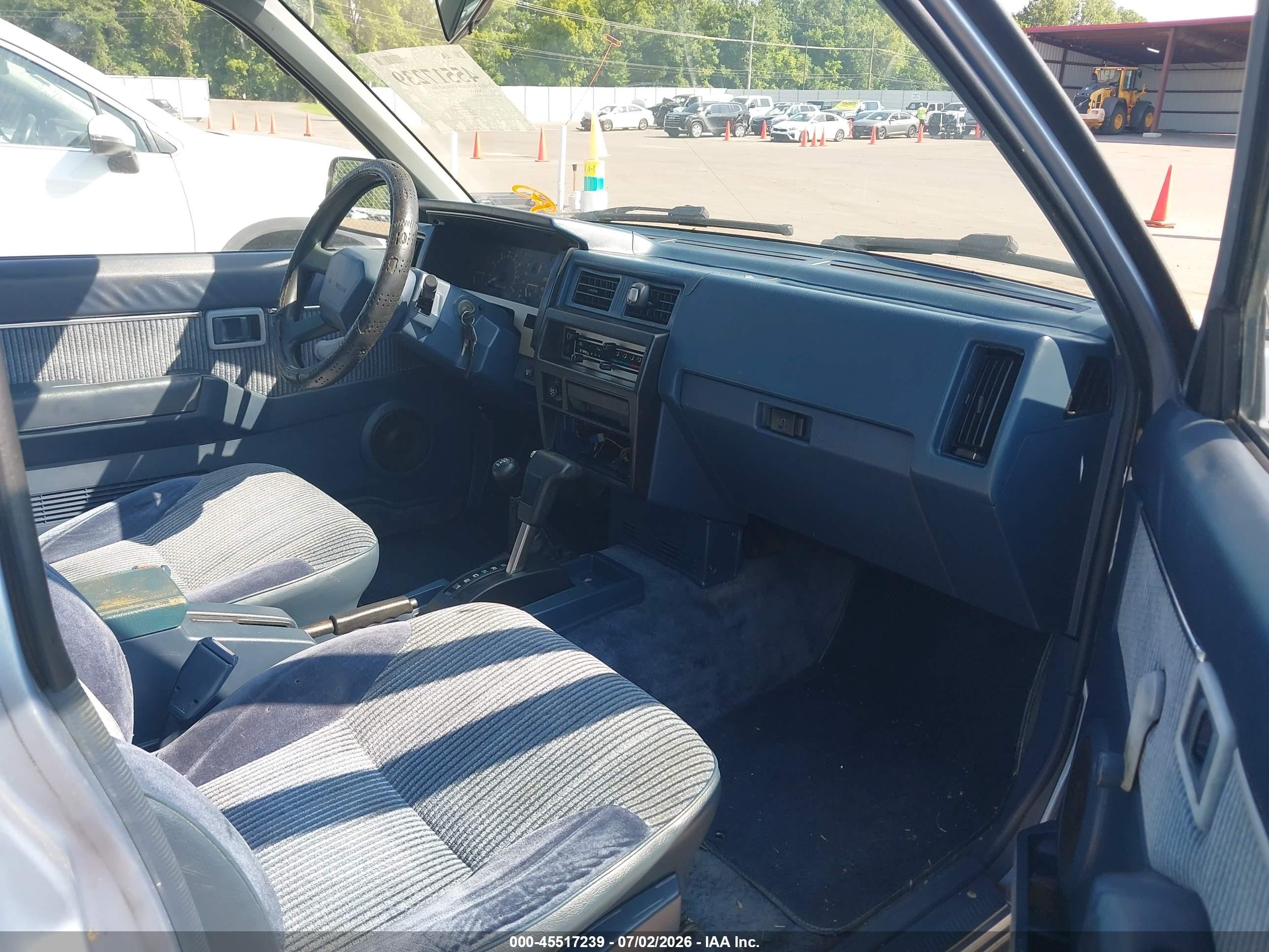 1987 Nissan Pathfinder   Blue vin: JN8HD16Y2HW015221