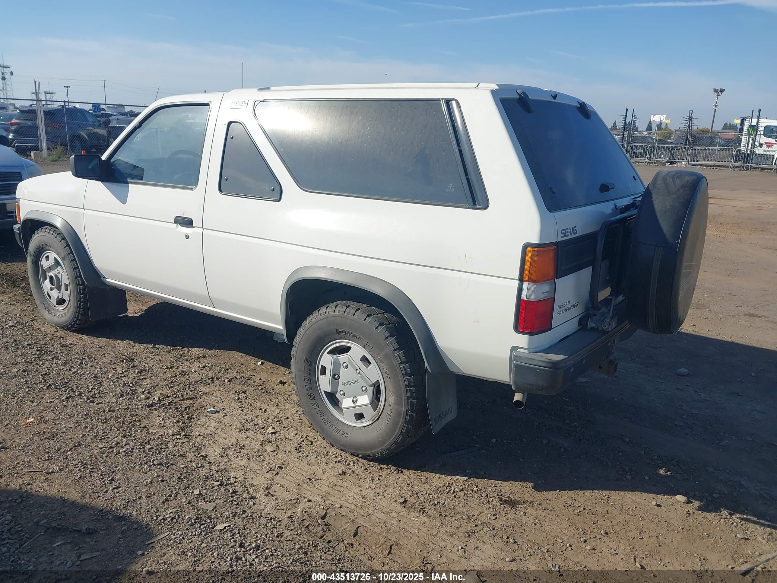 1988 Nissan Pathfinder   White vin: JN8HD16Y3JW032843