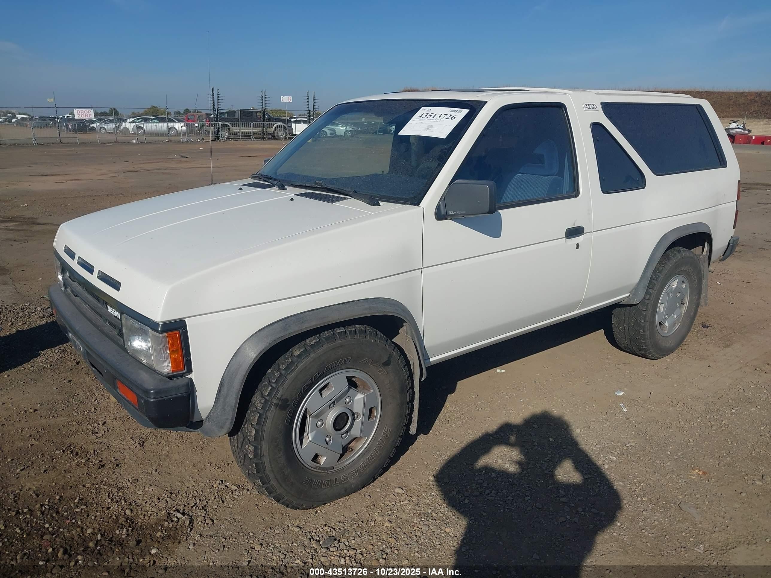 1988 Nissan Pathfinder   White vin: JN8HD16Y3JW032843
