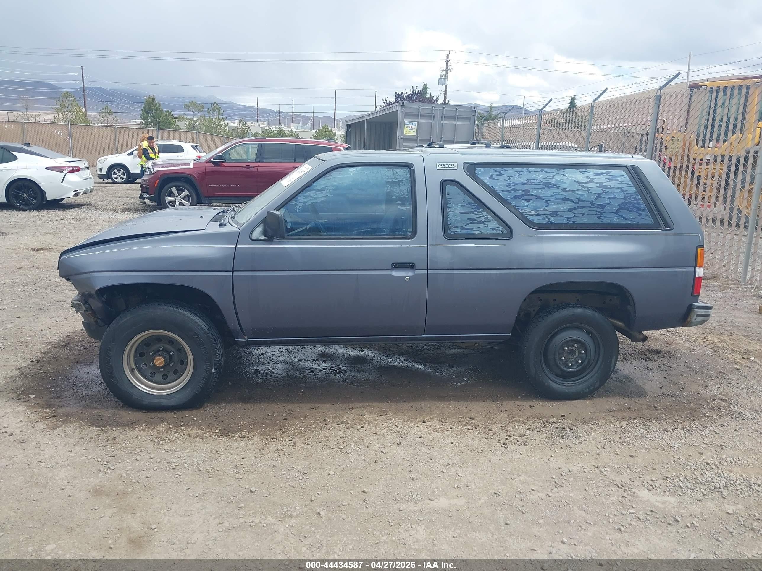 1988 Nissan Pathfinder   Blue vin: JN8HD16Y4JW003660