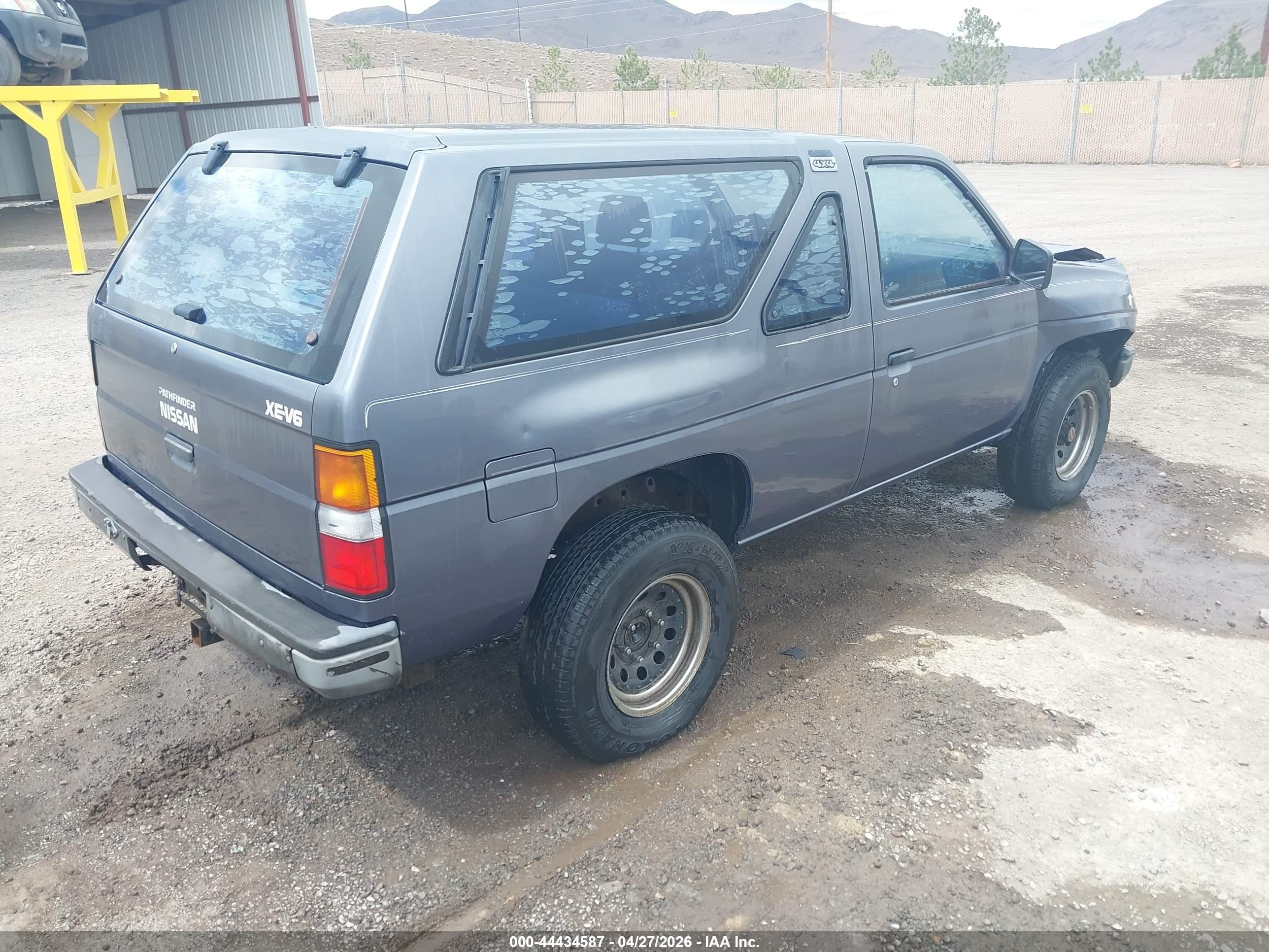 1988 Nissan Pathfinder   Blue vin: JN8HD16Y4JW003660