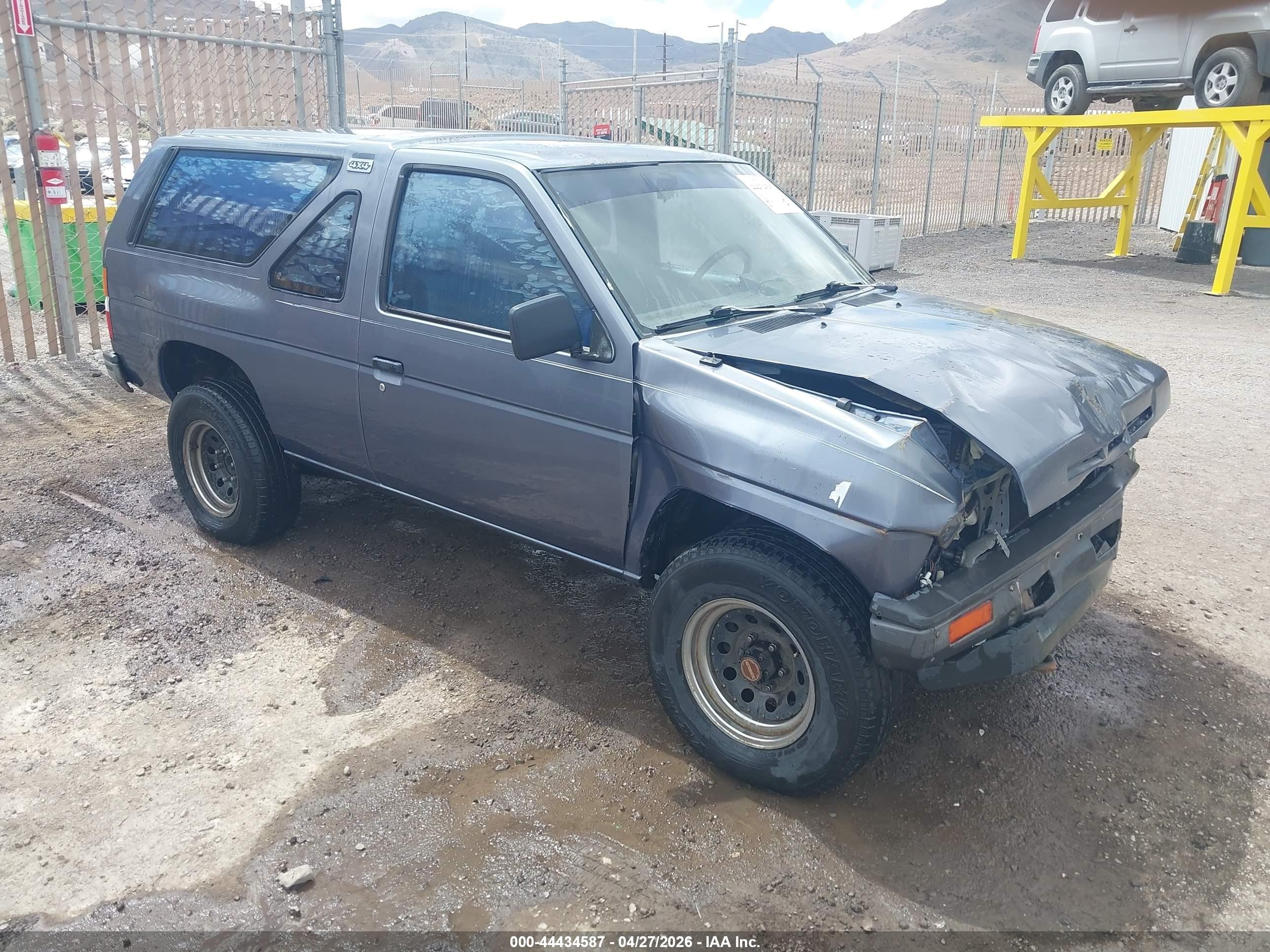 1988 Nissan Pathfinder   Blue vin: JN8HD16Y4JW003660