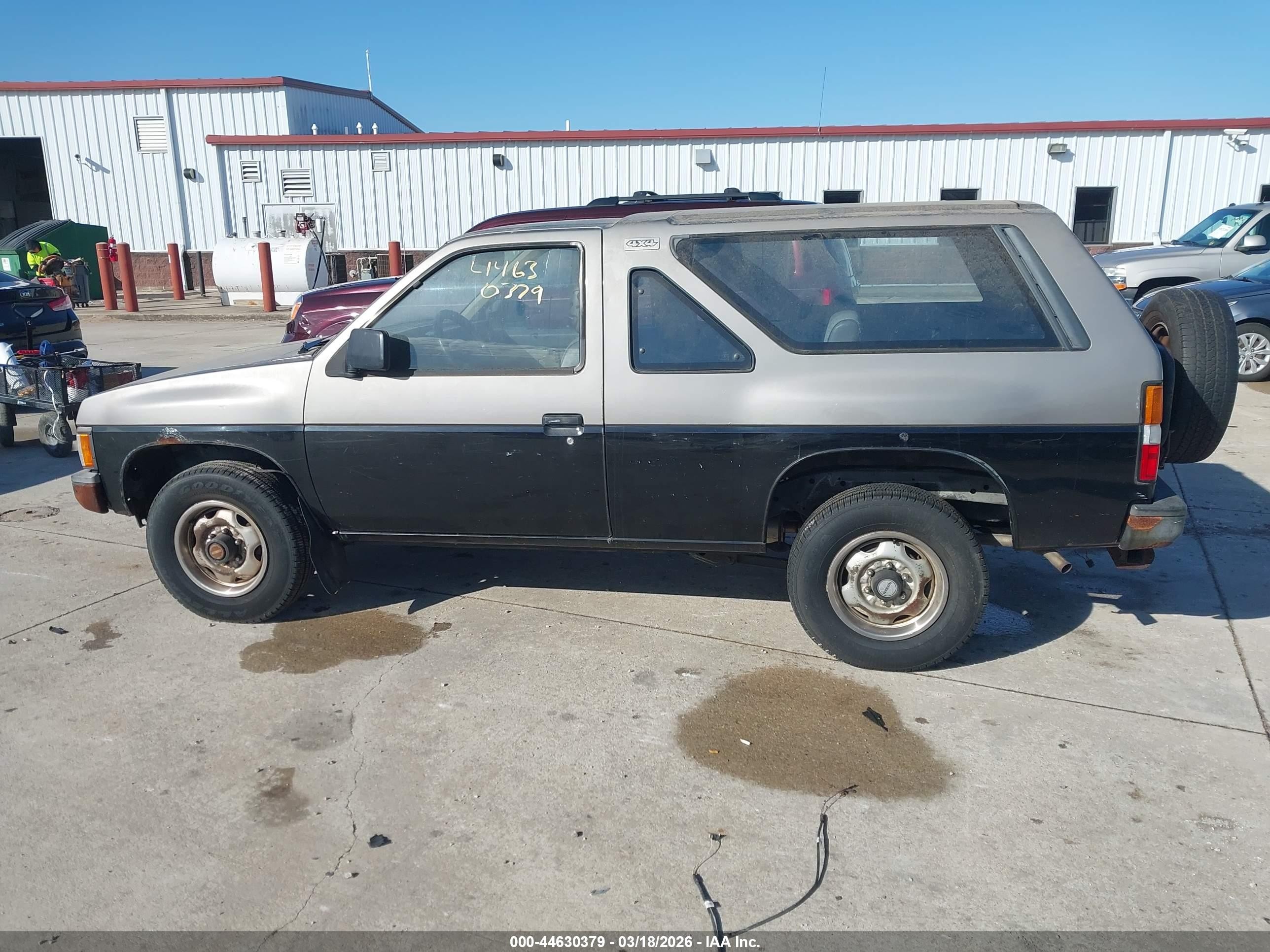 1987 Nissan Pathfinder   Black vin: JN8HD16Y5HW018792