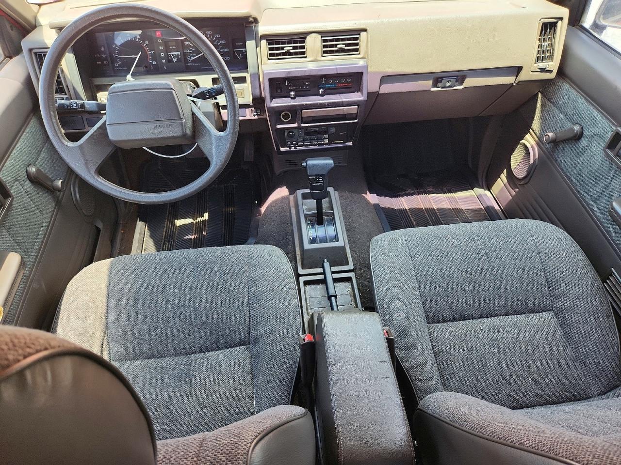 1990 Nissan Pathfinder Xe Red vin: JN8HD17S1LW215882