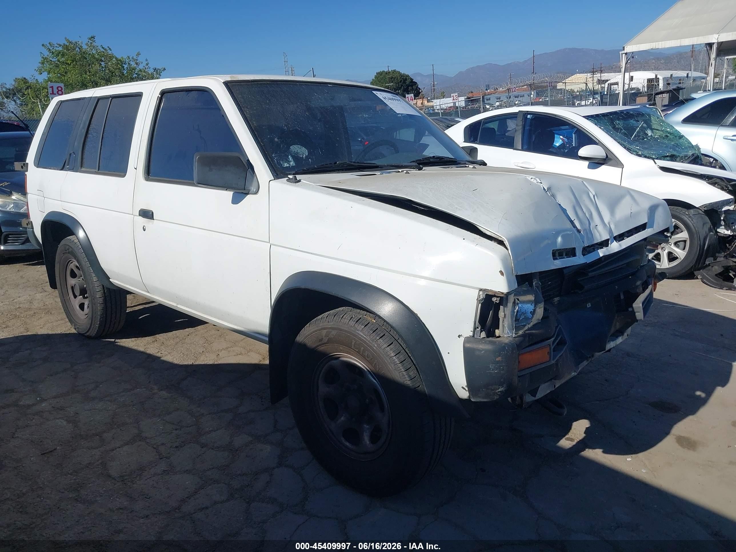 1995 Nissan Pathfinder Xe/le White vin: JN8HD17S2SW077218