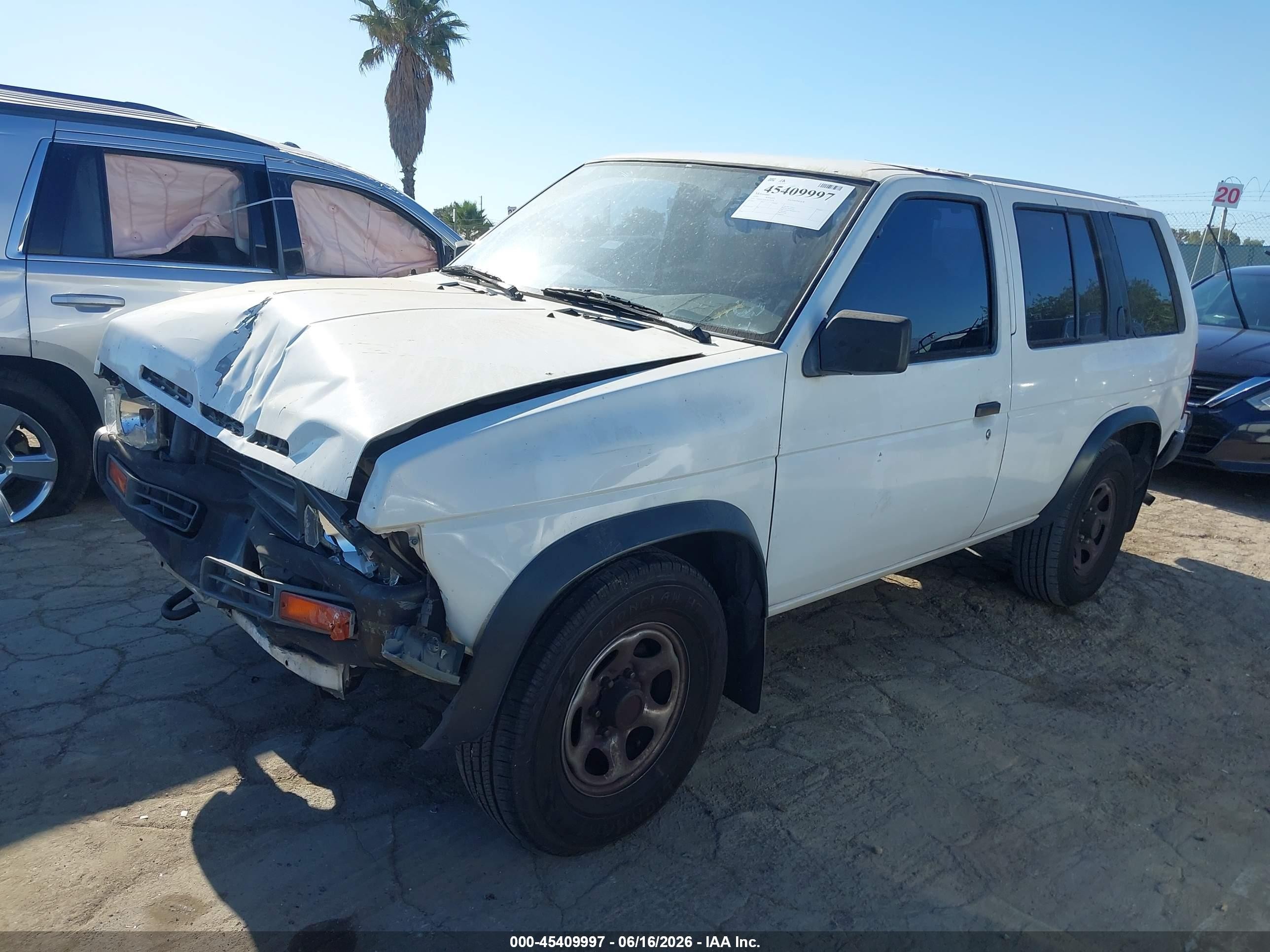 1995 Nissan Pathfinder Xe/le White vin: JN8HD17S2SW077218