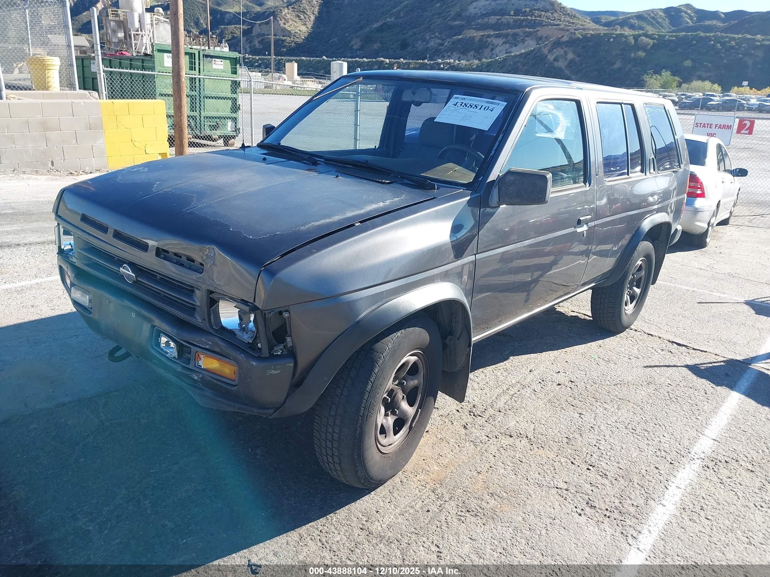 1995 Nissan Pathfinder Xe/le Gray vin: JN8HD17S2SW093595