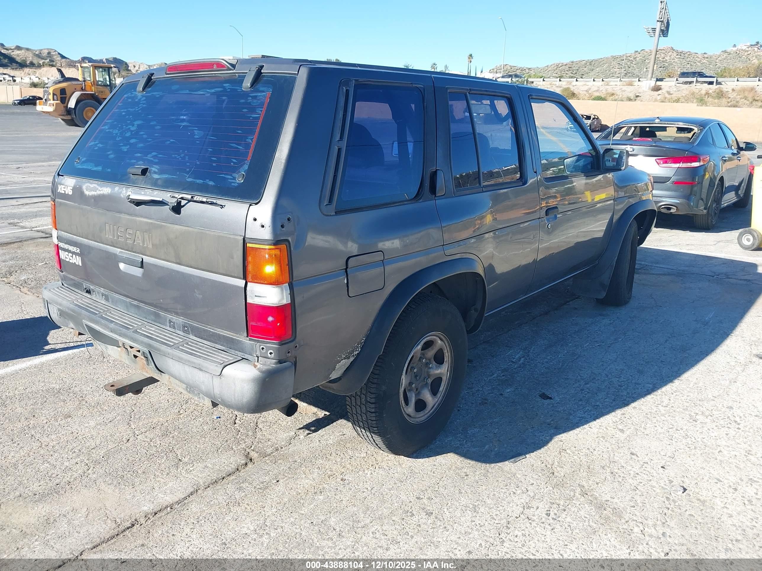 1995 Nissan Pathfinder Xe/le Gray vin: JN8HD17S2SW093595