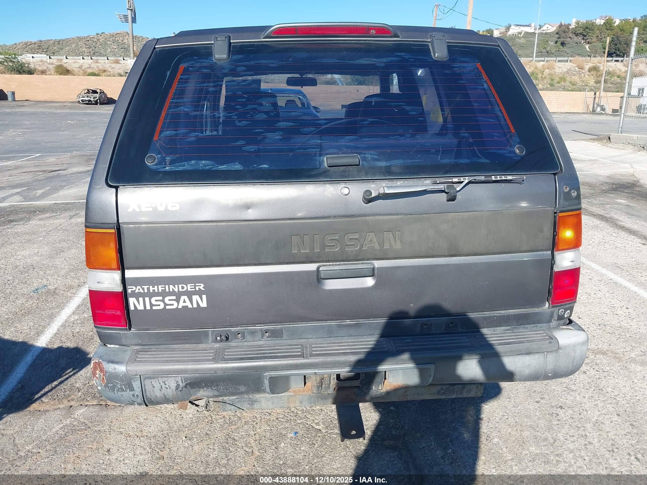 1995 Nissan Pathfinder Xe/le Gray vin: JN8HD17S2SW093595