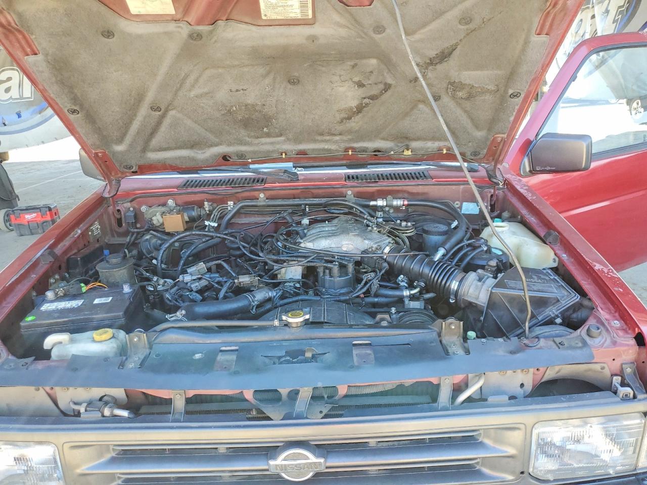 1994 Nissan Pathfinder Xe Red vin: JN8HD17S3RW215326