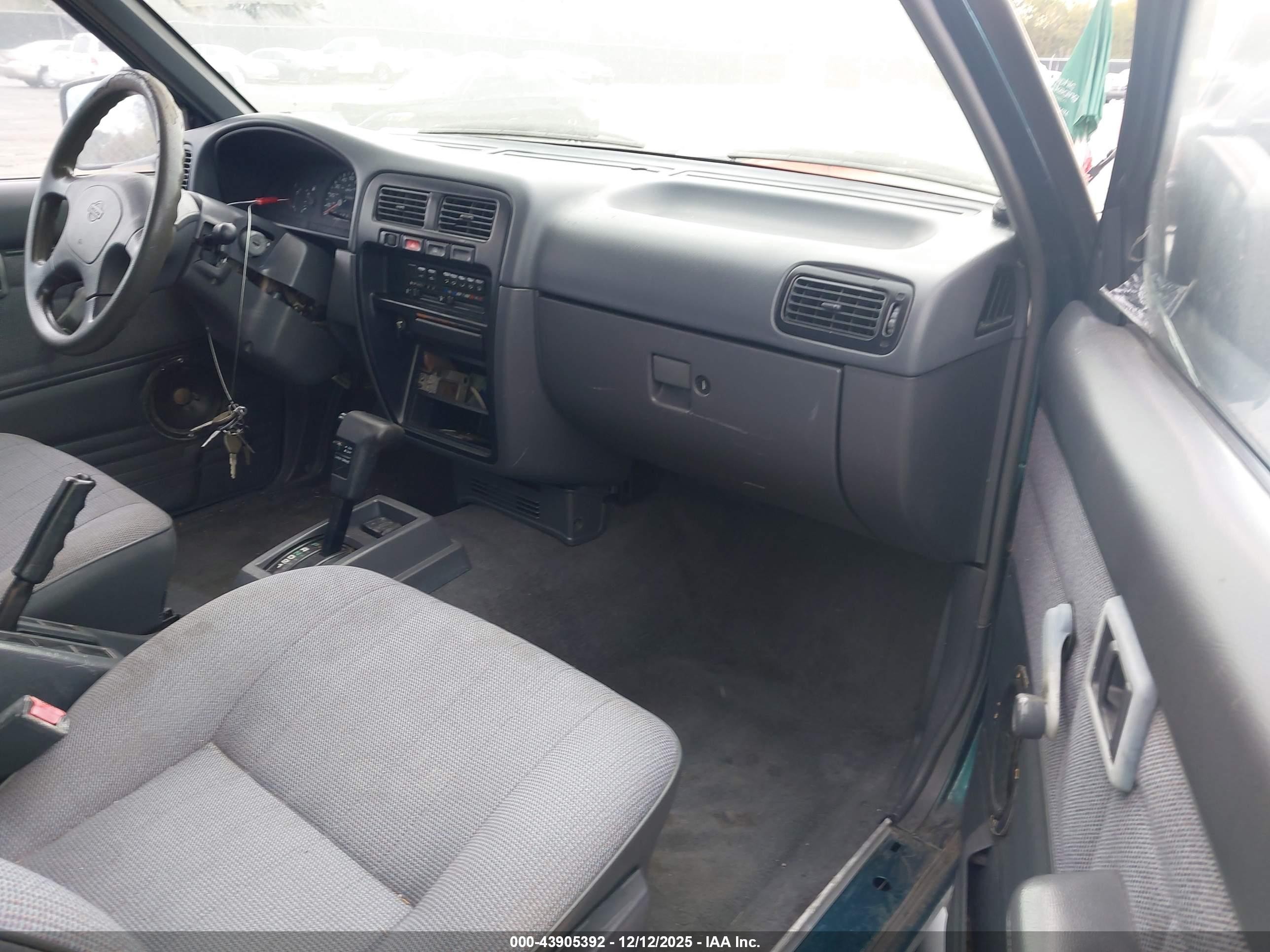 1995 Nissan Pathfinder Xe/le Green vin: JN8HD17S3SW058516