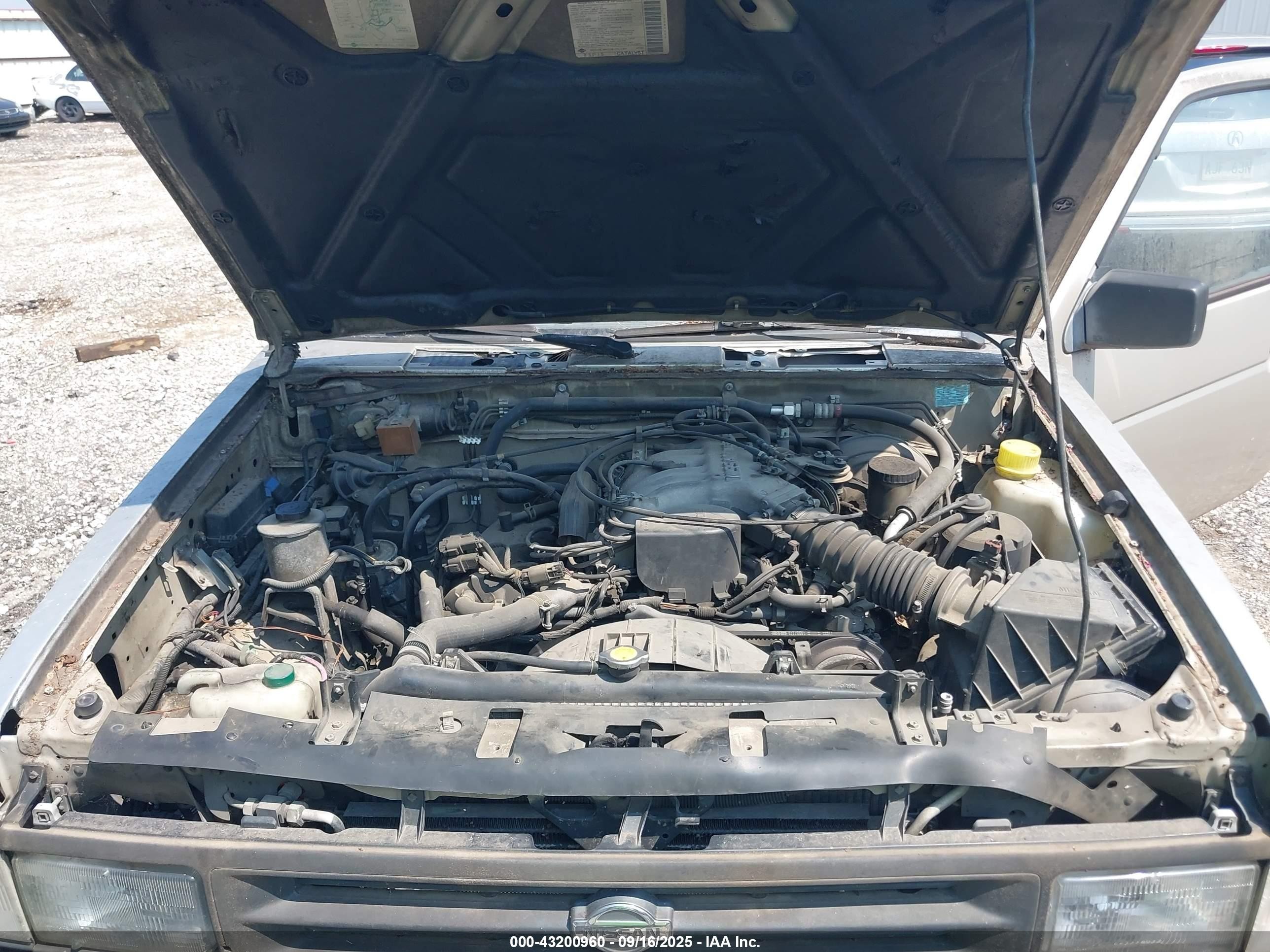 1995 Nissan Pathfinder Xe/le Gray vin: JN8HD17S4SW062977