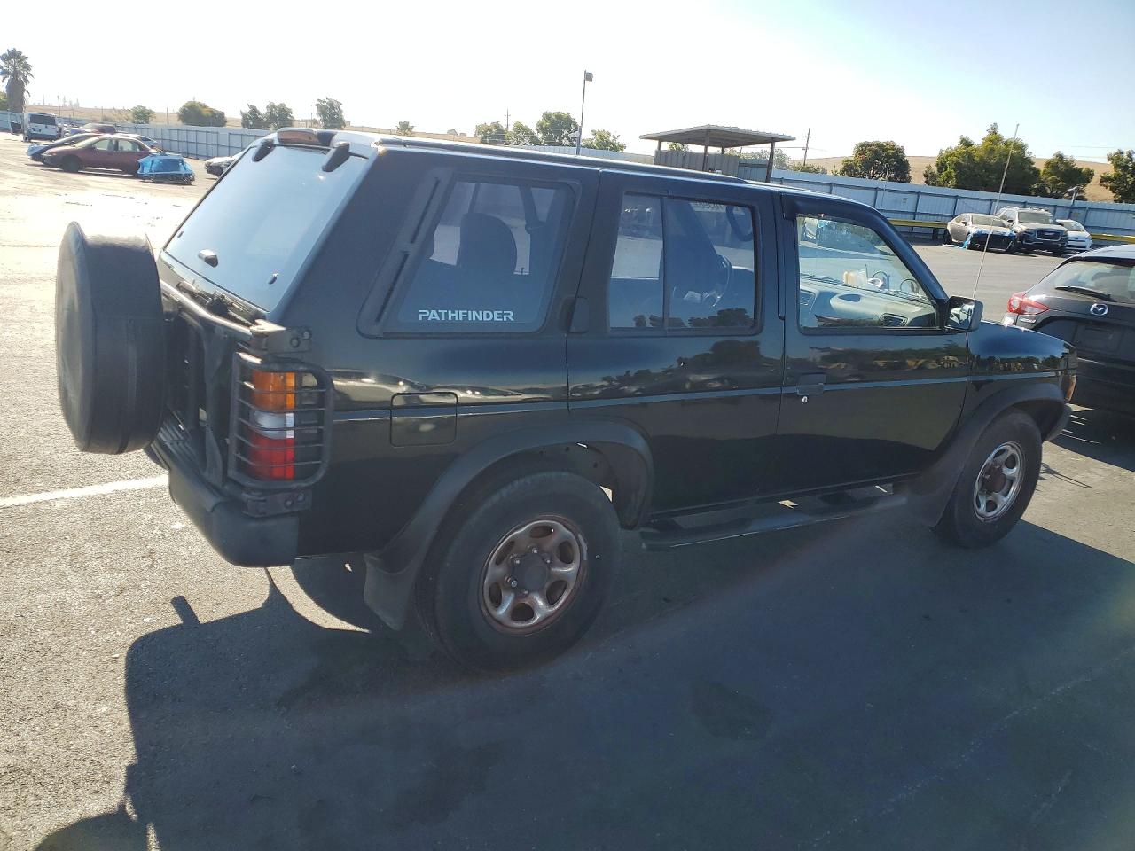 1994 Nissan Pathfinder Xe Black vin: JN8HD17S9RW231384