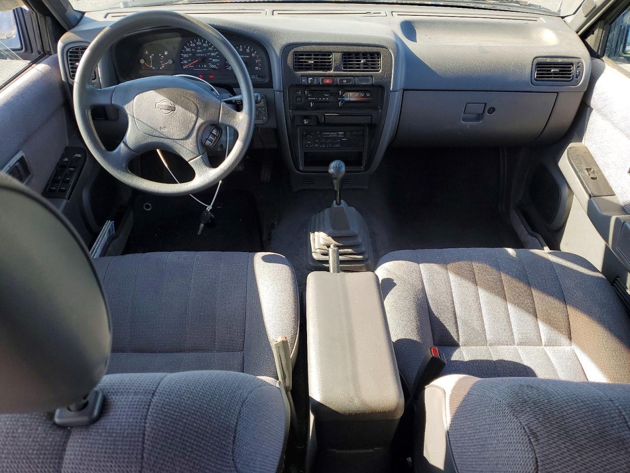 1994 Nissan Pathfinder Xe Black vin: JN8HD17S9RW231384