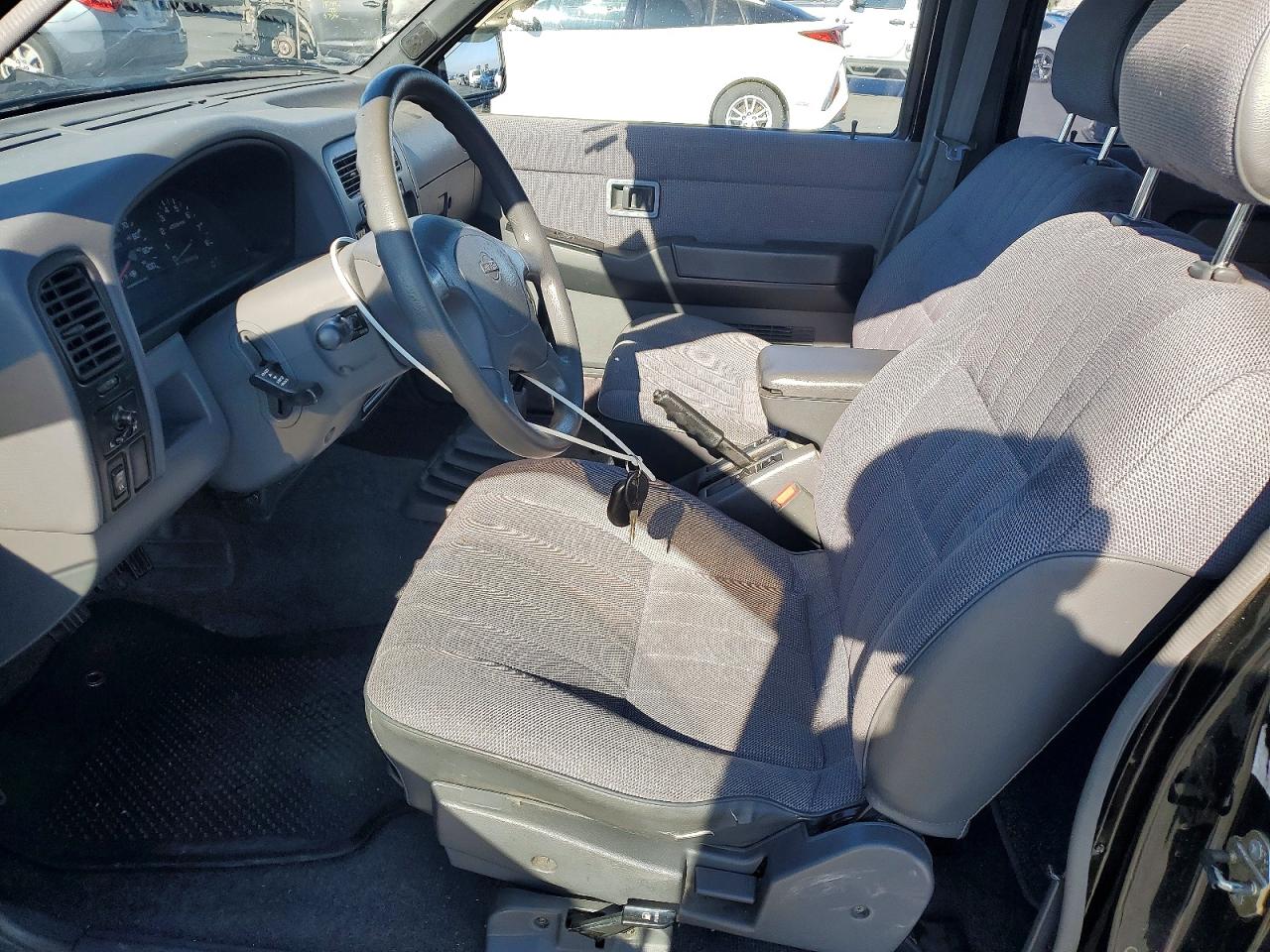 1994 Nissan Pathfinder Xe Black vin: JN8HD17S9RW231384