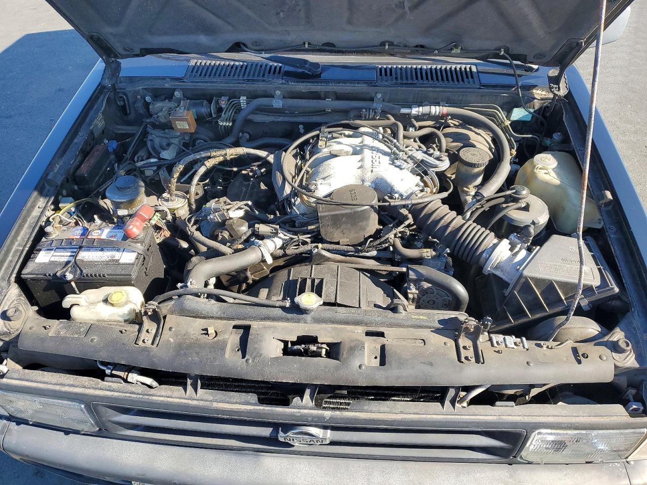1994 Nissan Pathfinder Xe Black vin: JN8HD17S9RW231384