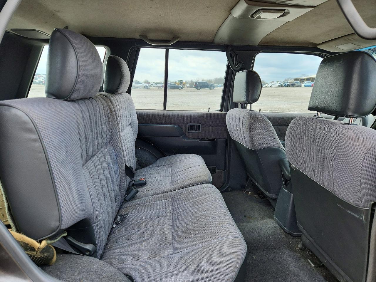 1995 Nissan Pathfinder Gray vin: JN8HD17Y0SW015885