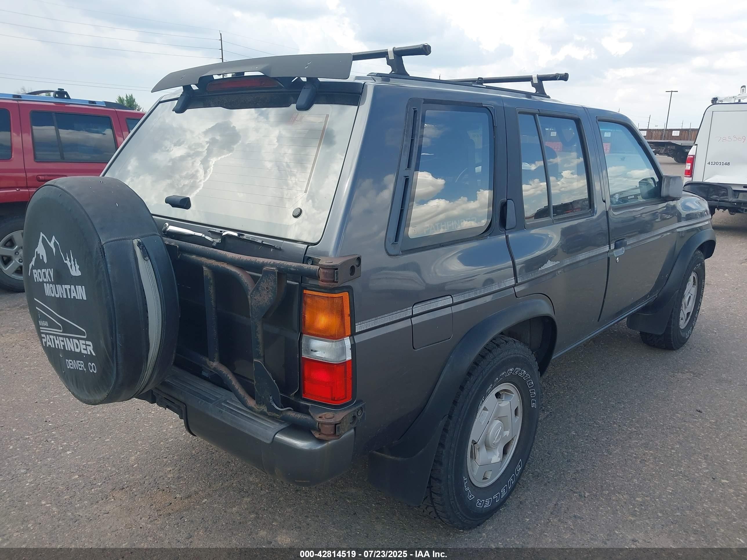 1995 Nissan Pathfinder Le/se/xe Gray vin: JN8HD17Y1SW084682