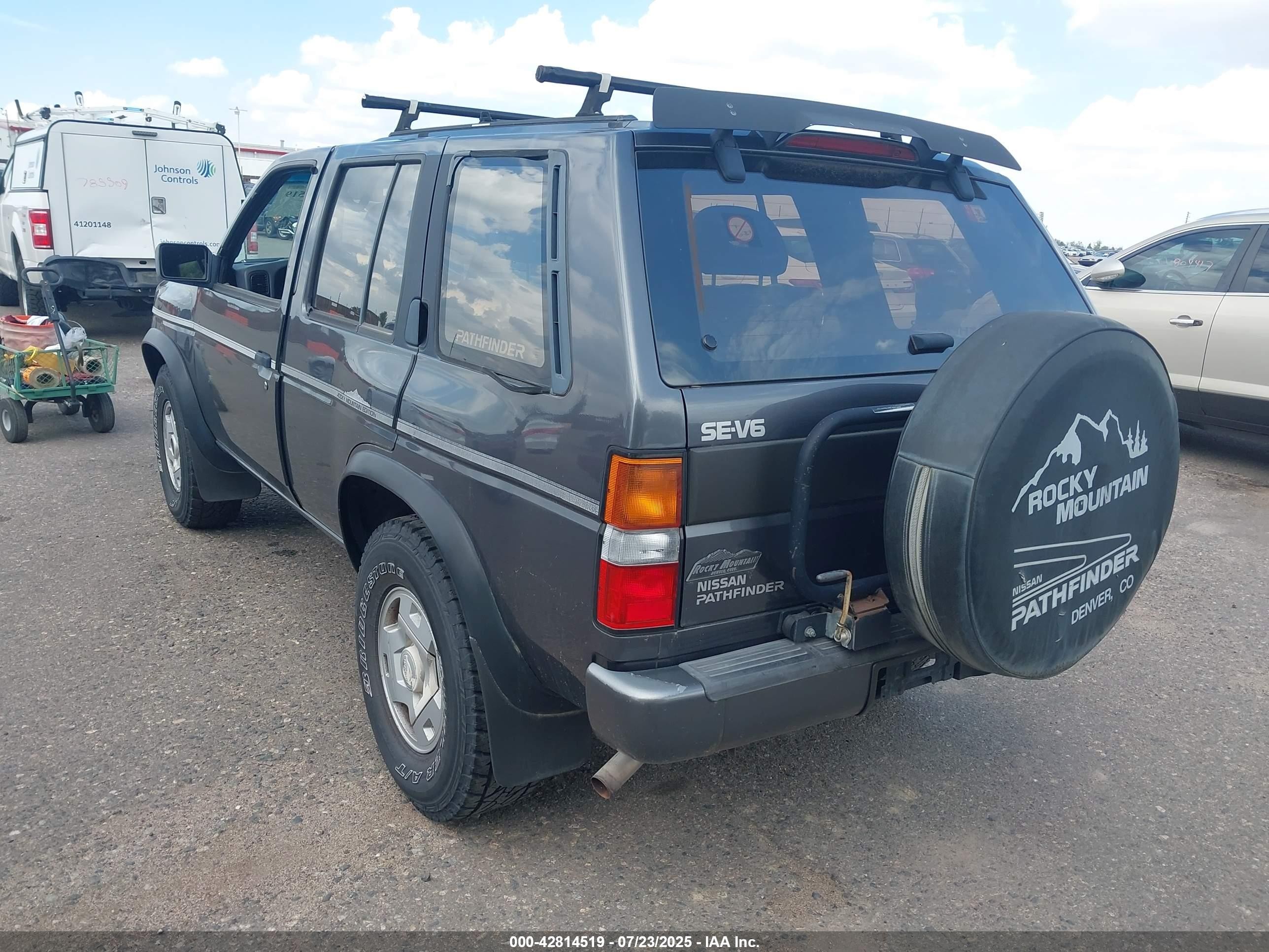 1995 Nissan Pathfinder Le/se/xe Gray vin: JN8HD17Y1SW084682
