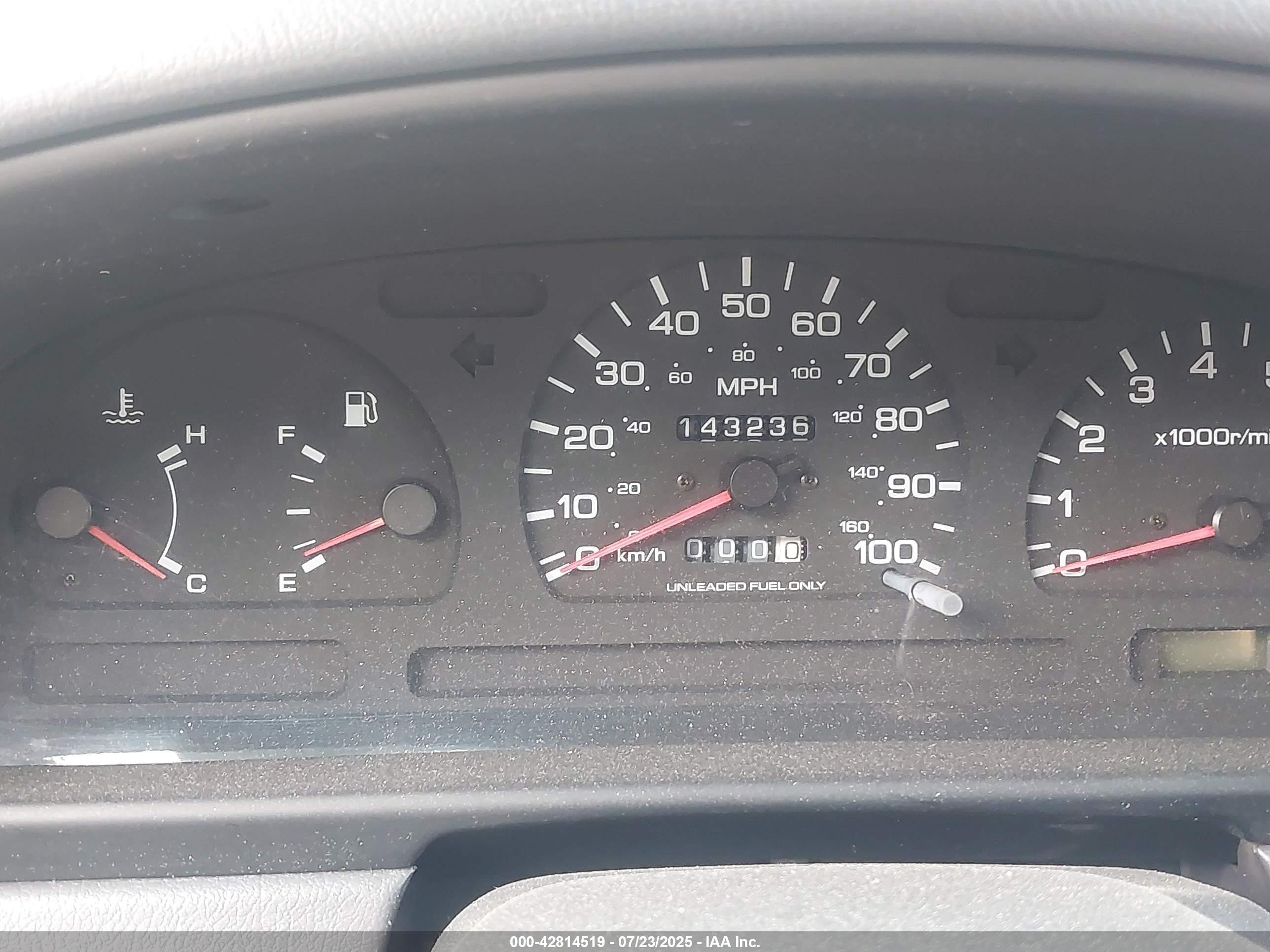 1995 Nissan Pathfinder Le/se/xe Gray vin: JN8HD17Y1SW084682