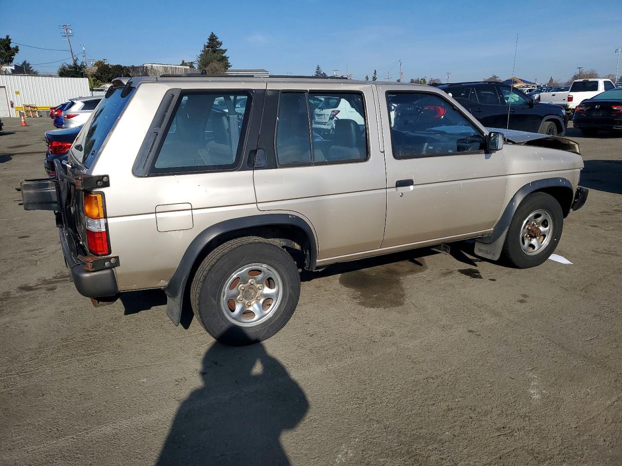 1994 Niss Pathfinder Gold vin: JN8HD17Y2RW223941