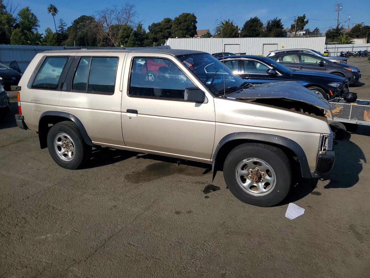 1994 Niss Pathfinder Gold vin: JN8HD17Y2RW223941