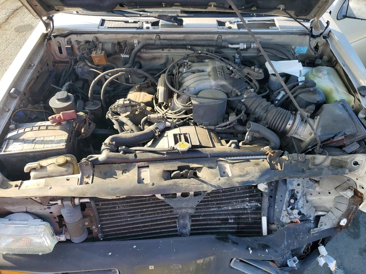 1994 Niss Pathfinder Gold vin: JN8HD17Y2RW223941