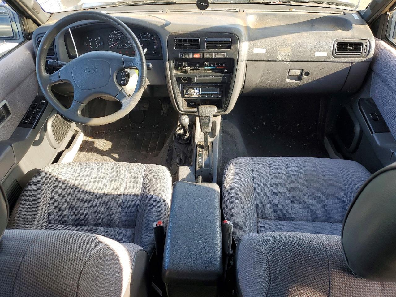 1994 Niss Pathfinder Gold vin: JN8HD17Y2RW223941