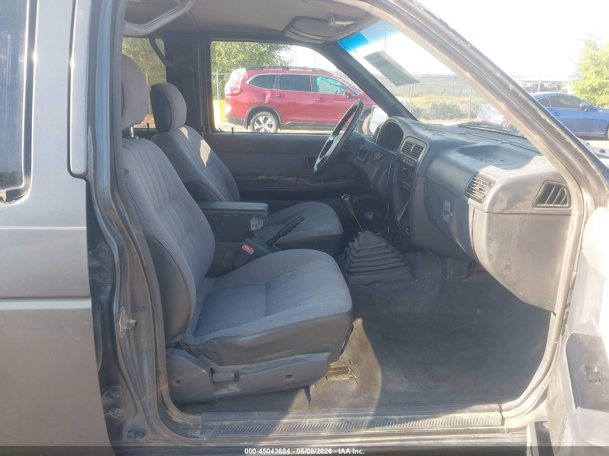 1995 Nissan Pathfinder Le/se/xe Gray vin: JN8HD17Y2SW040996