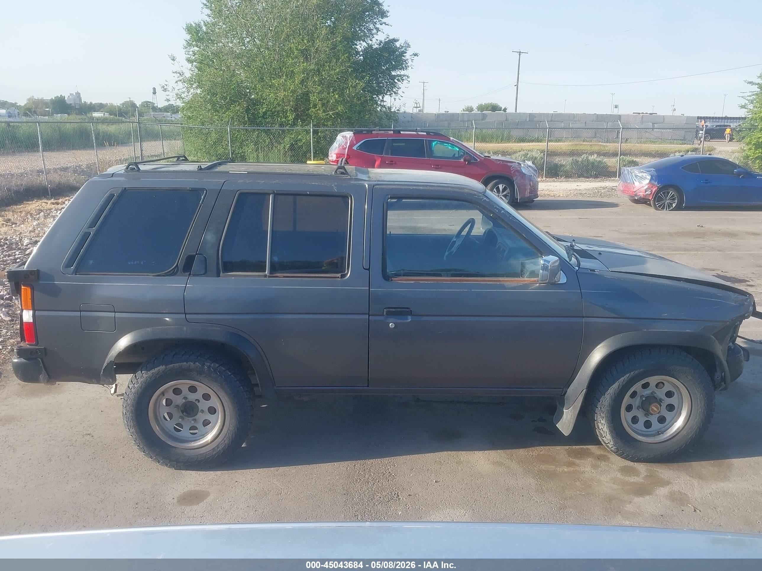 1995 Nissan Pathfinder Le/se/xe Gray vin: JN8HD17Y2SW040996