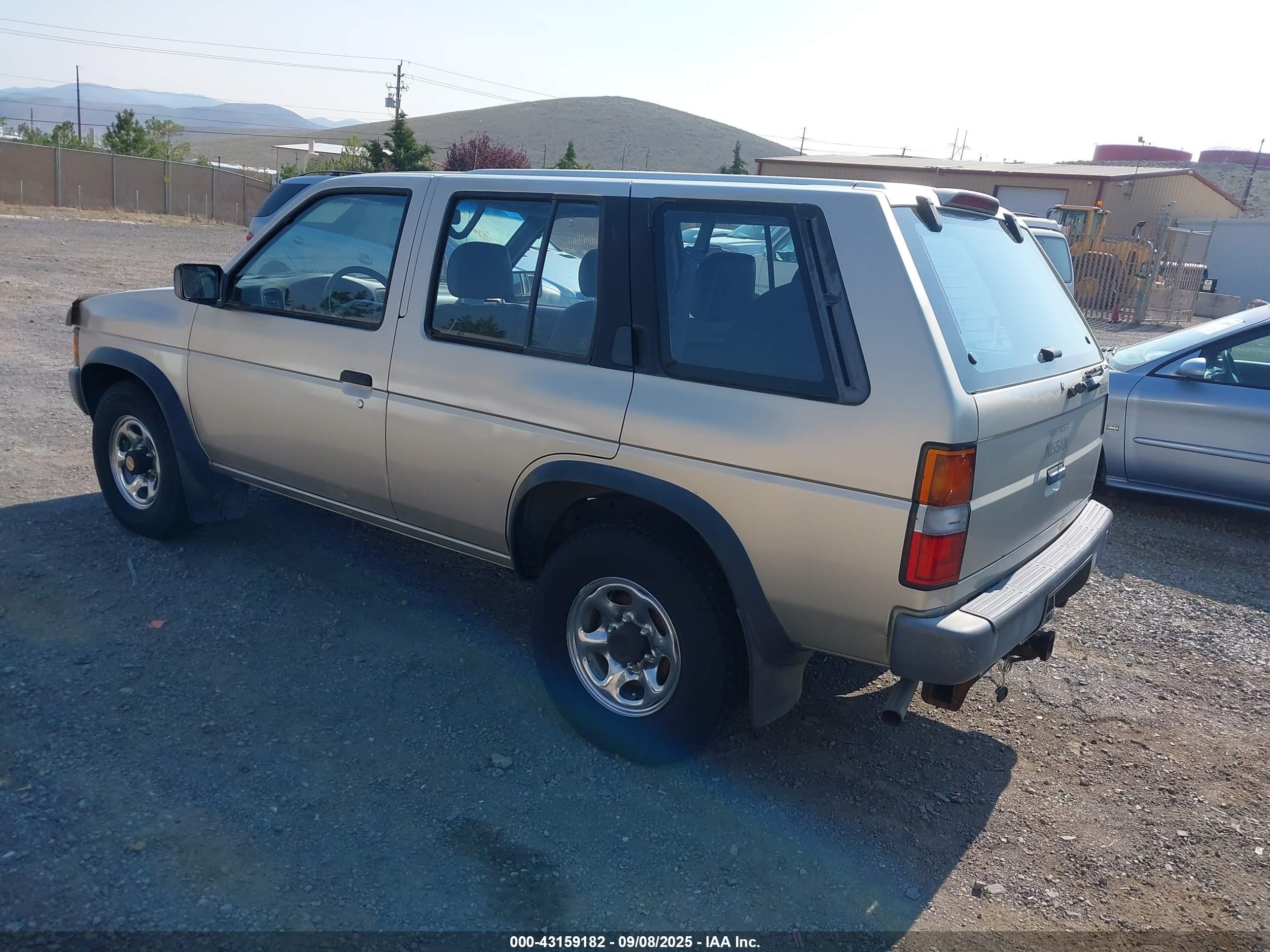 1995 Nissan Pathfinder Le/se/xe Brown vin: JN8HD17Y2SW046491