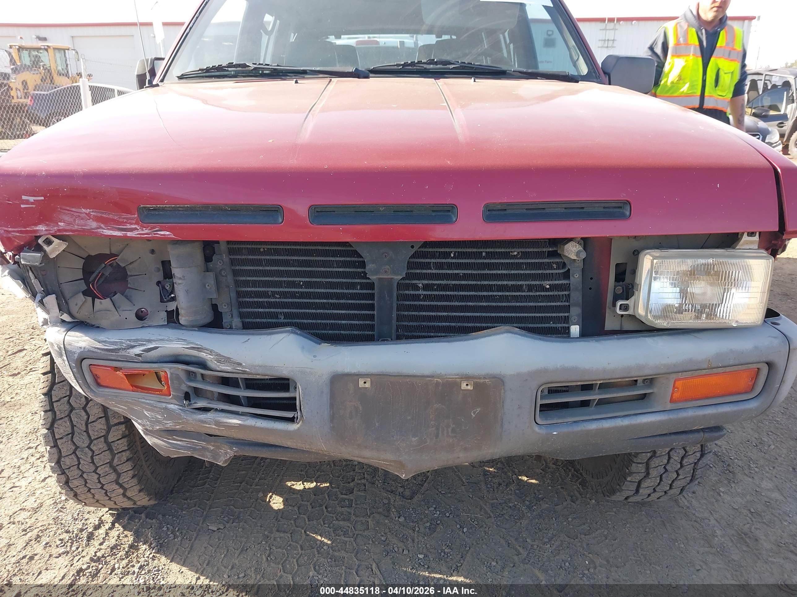 1995 Nissan Pathfinder Le/se/xe Red vin: JN8HD17Y2SW099112