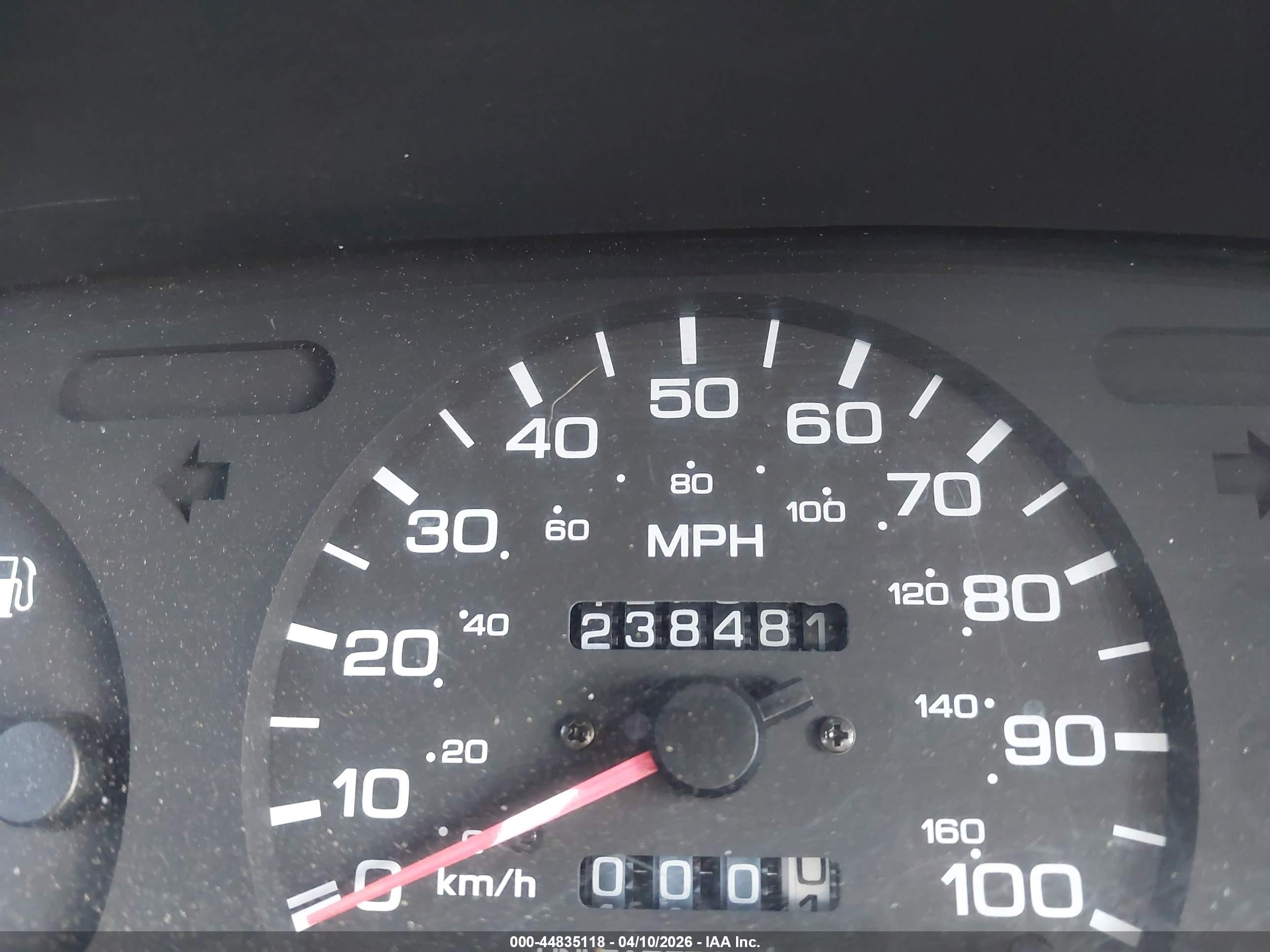 1995 Nissan Pathfinder Le/se/xe Red vin: JN8HD17Y2SW099112