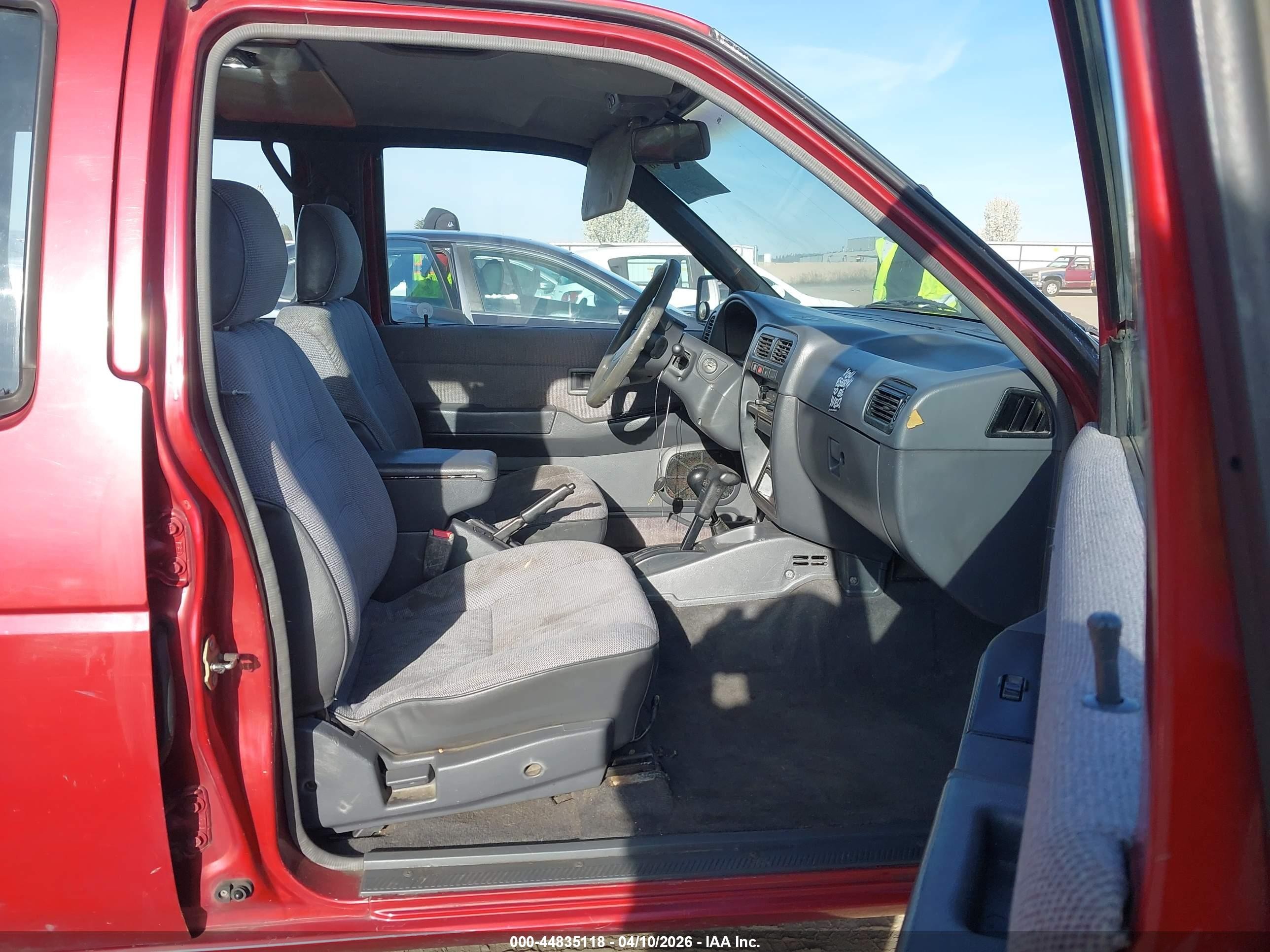 1995 Nissan Pathfinder Le/se/xe Red vin: JN8HD17Y2SW099112