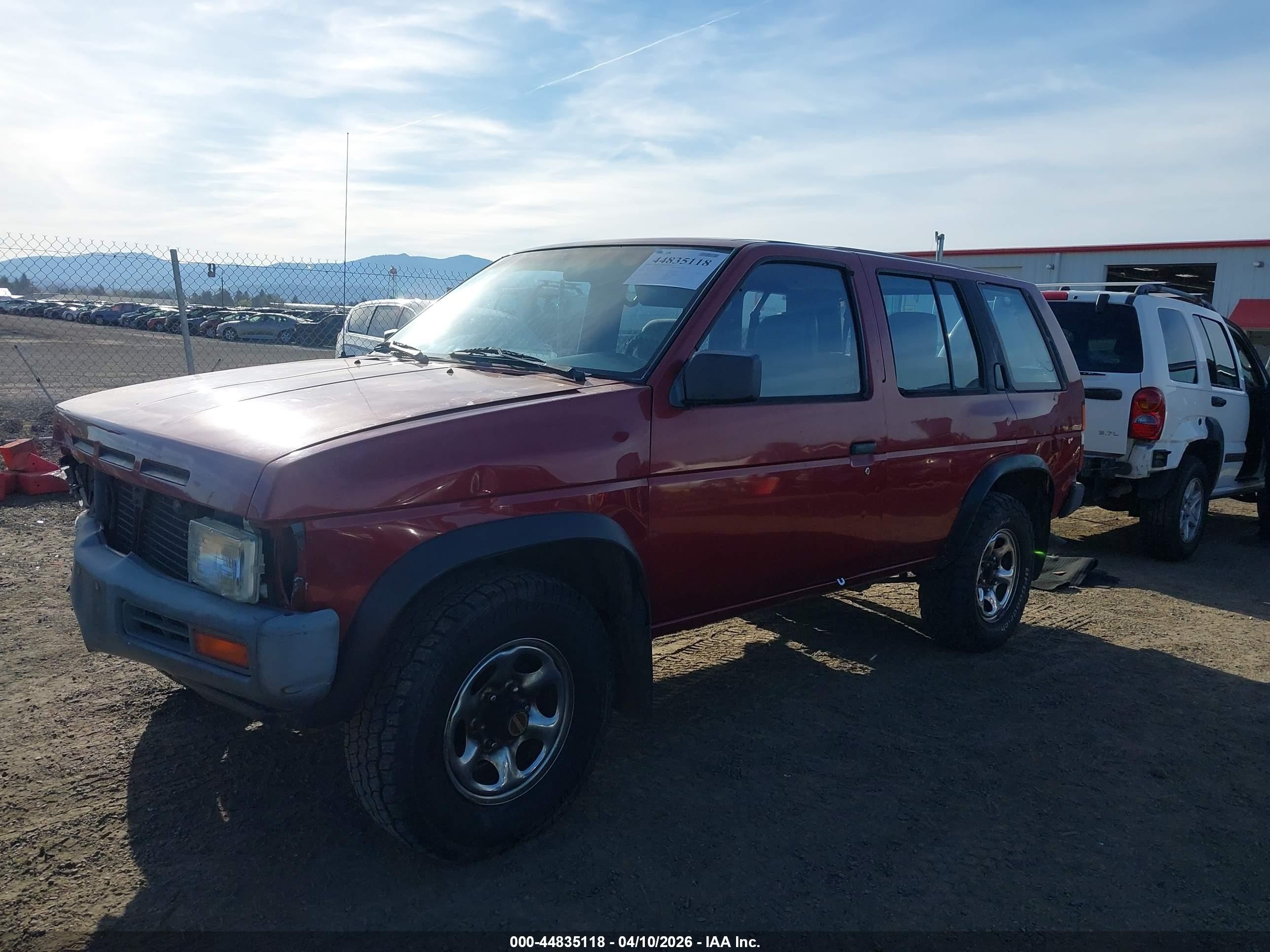 1995 Nissan Pathfinder Le/se/xe Red vin: JN8HD17Y2SW099112