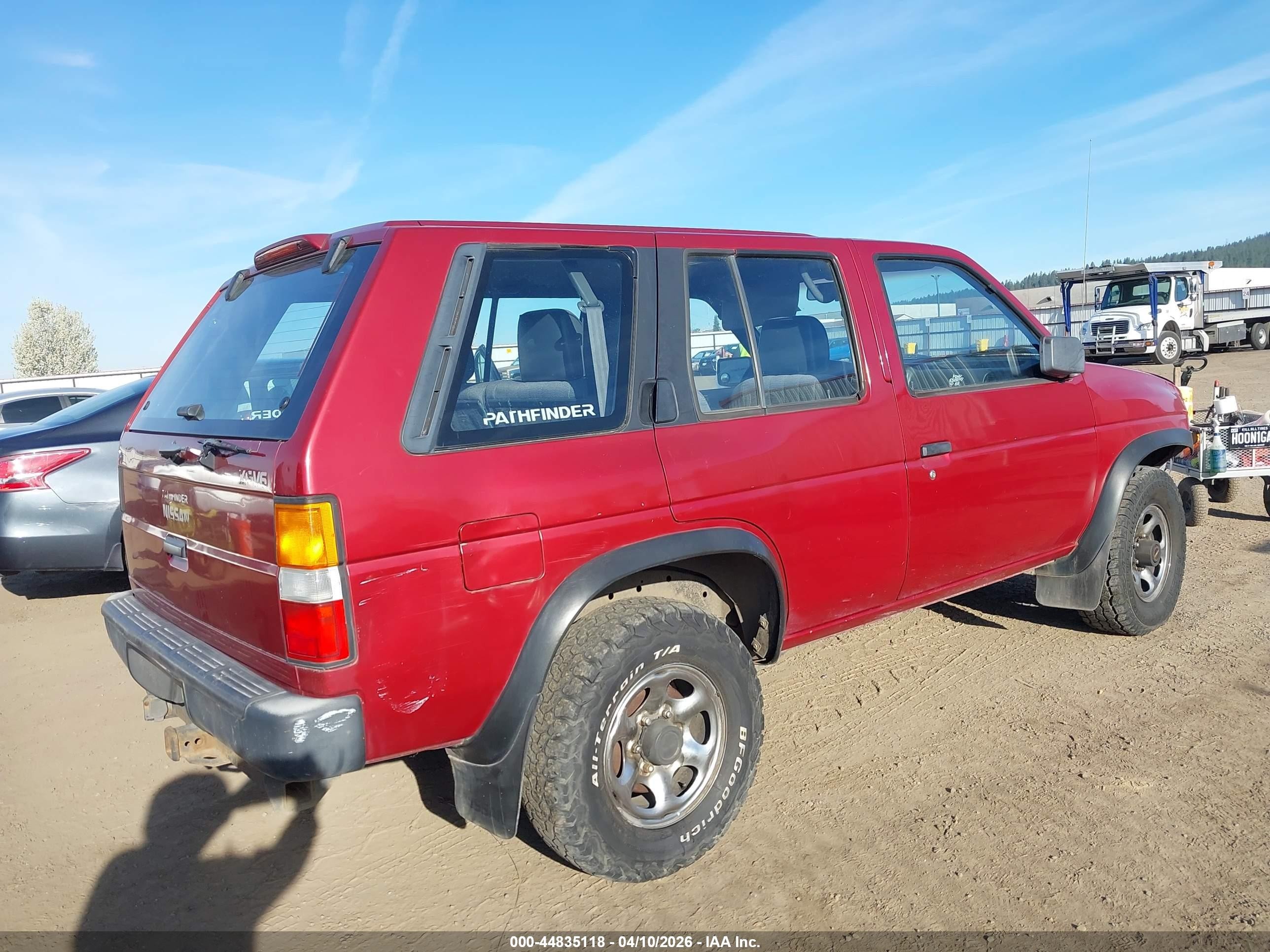 1995 Nissan Pathfinder Le/se/xe Red vin: JN8HD17Y2SW099112