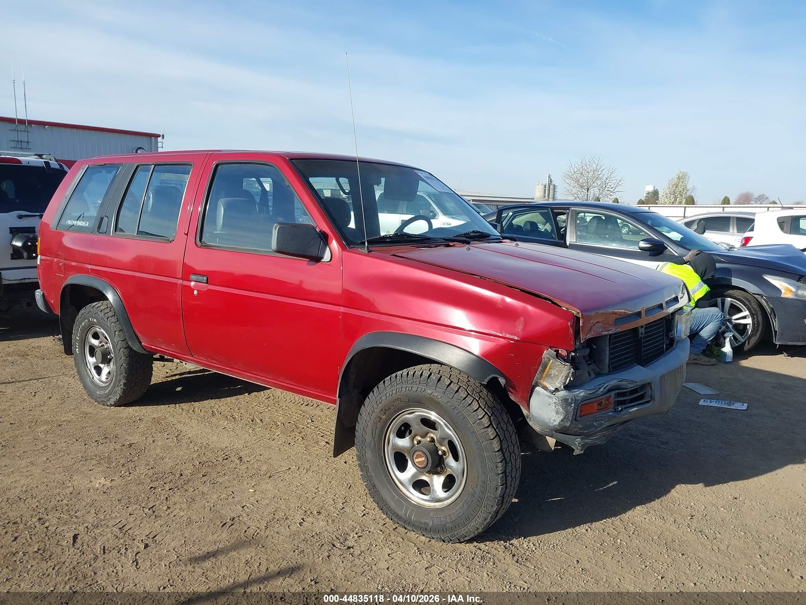 1995 Nissan Pathfinder Le/se/xe Red vin: JN8HD17Y2SW099112