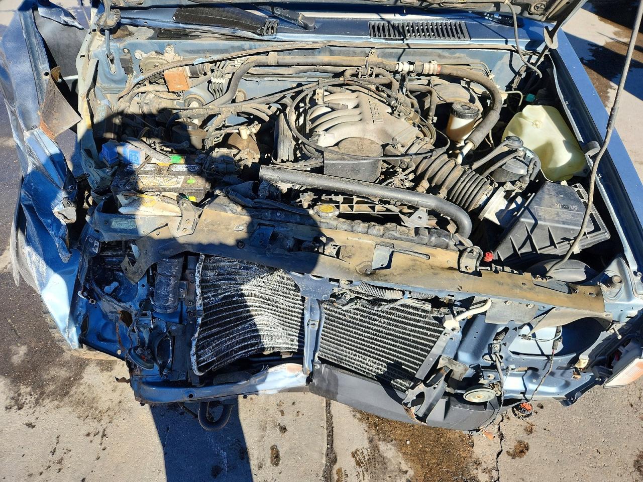 1990 Nissan Pathfinder Xe Blue vin: JN8HD17Y3LW228847