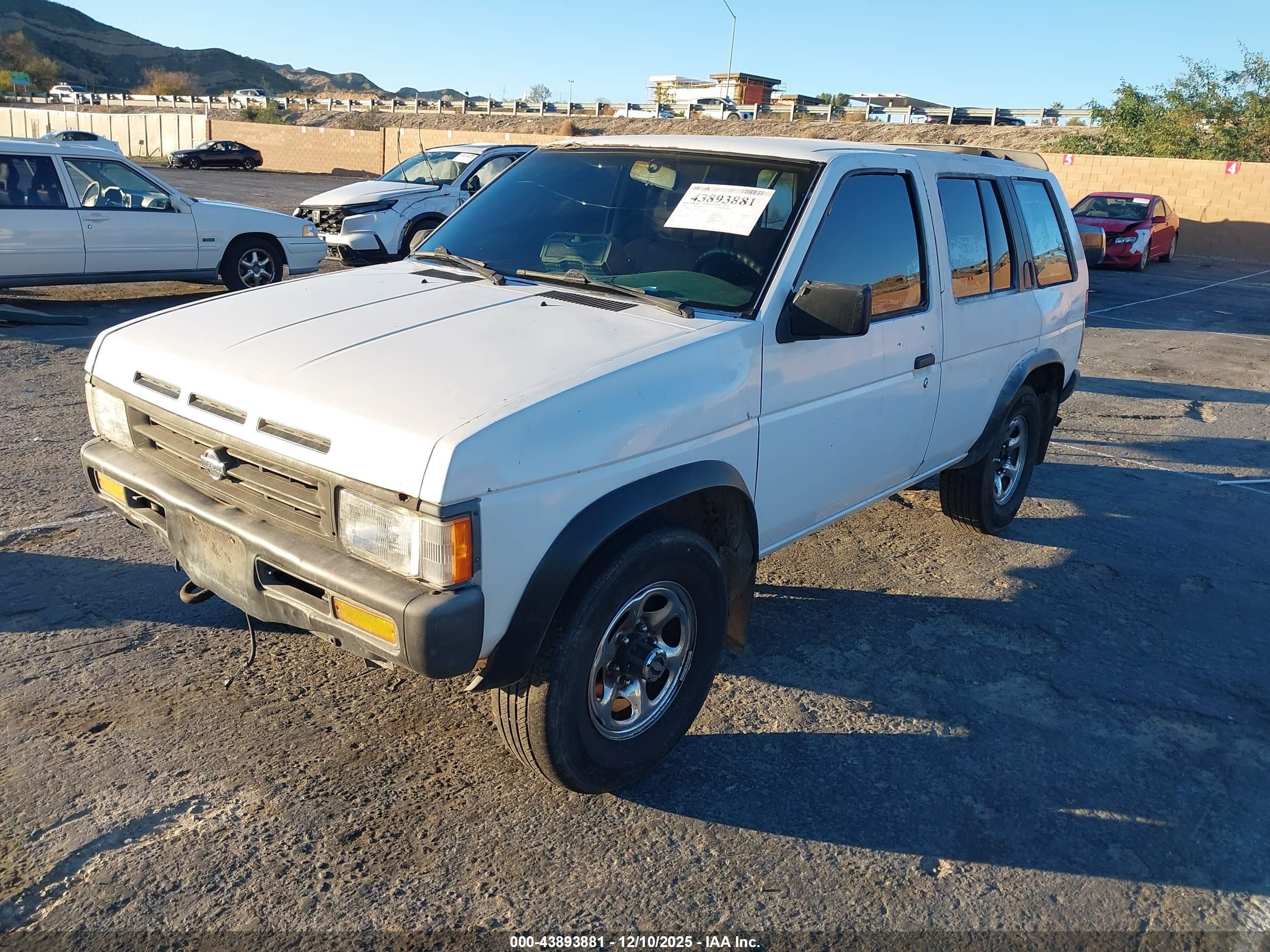 1994 Nissan Pathfinder Le/se/xe White vin: JN8HD17Y3RW235872
