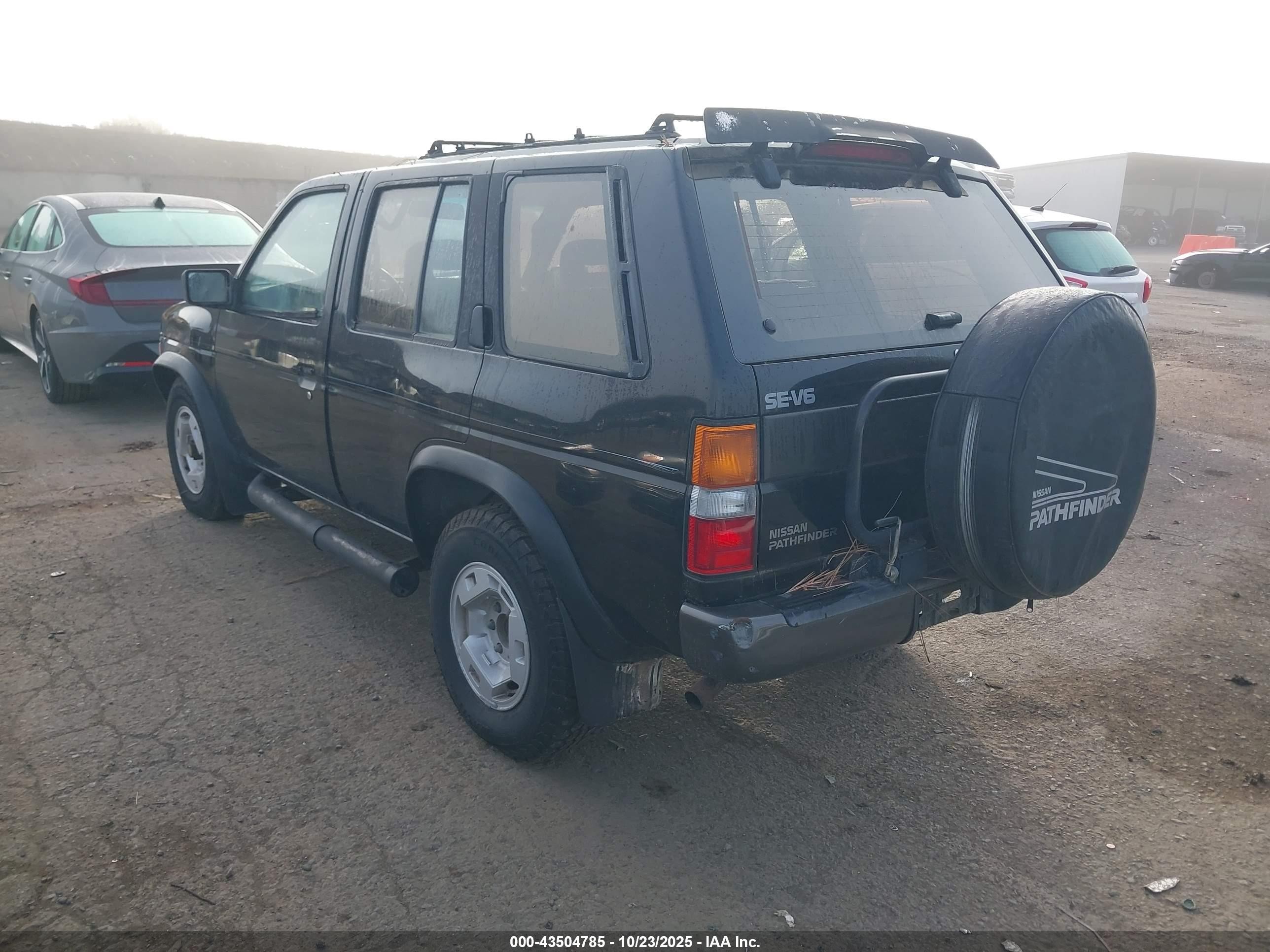 1995 Nissan Pathfinder Le/se/xe Black vin: JN8HD17Y4SW003173