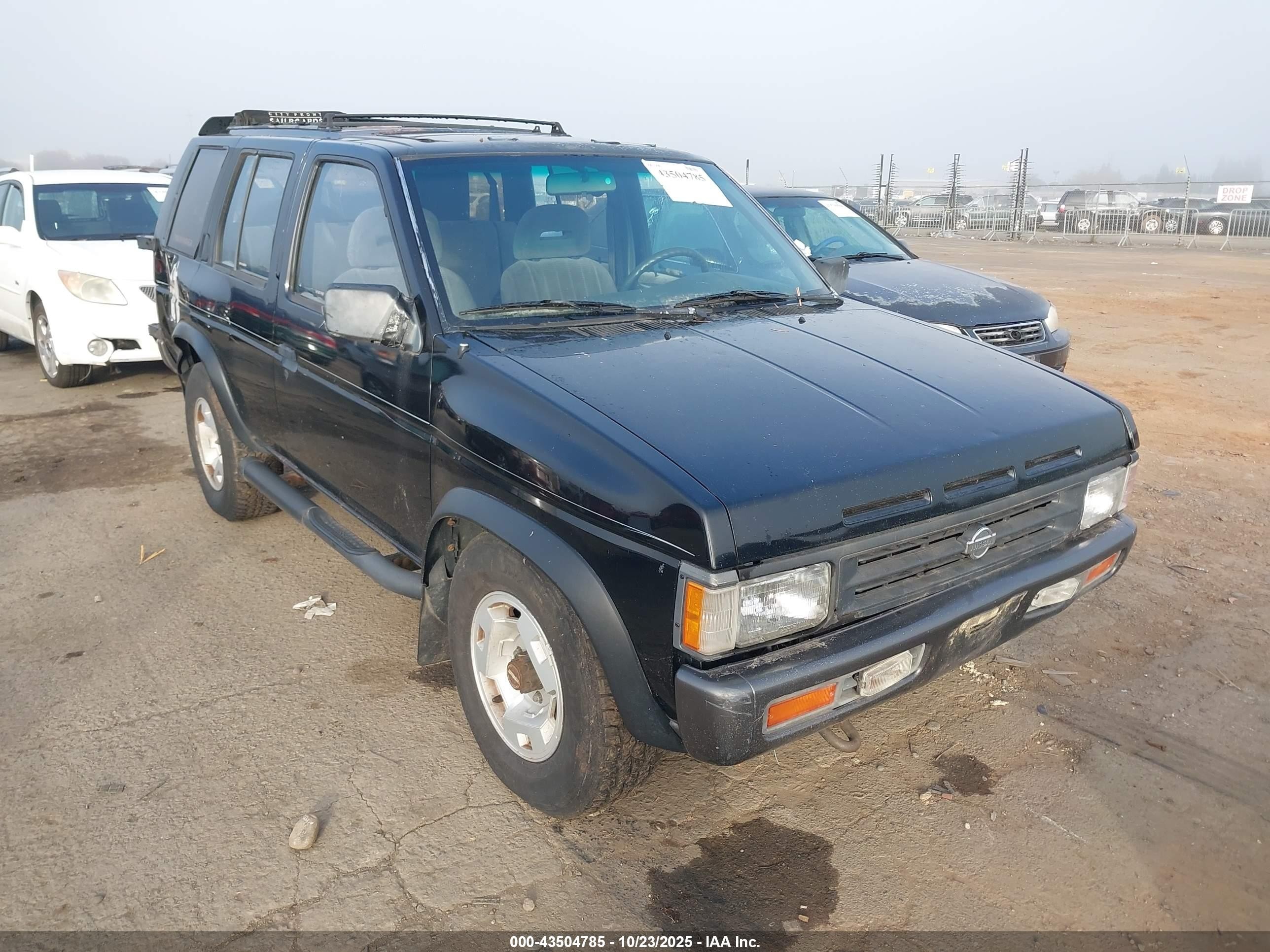 1995 Nissan Pathfinder Le/se/xe Black vin: JN8HD17Y4SW003173