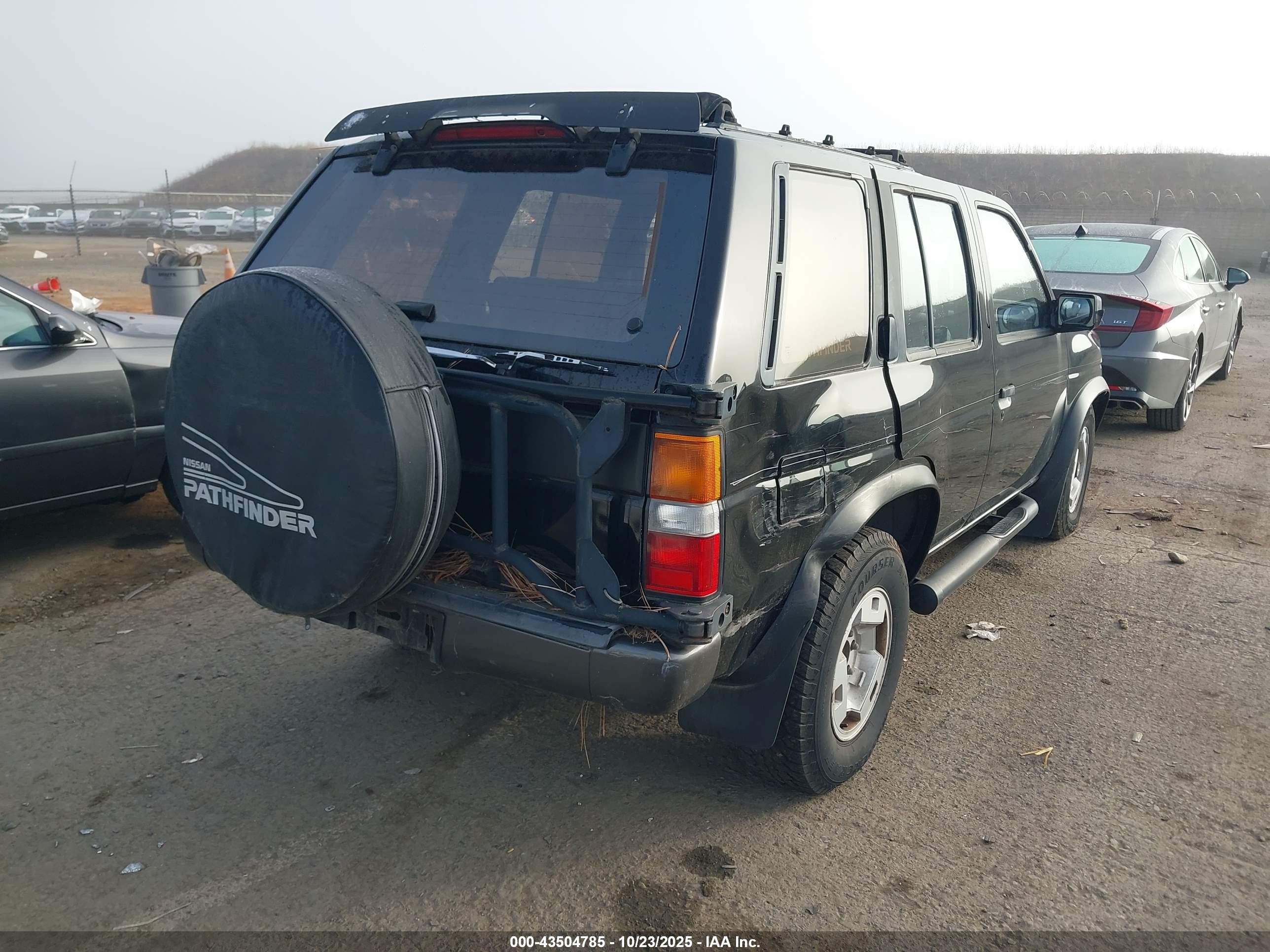 1995 Nissan Pathfinder Le/se/xe Black vin: JN8HD17Y4SW003173