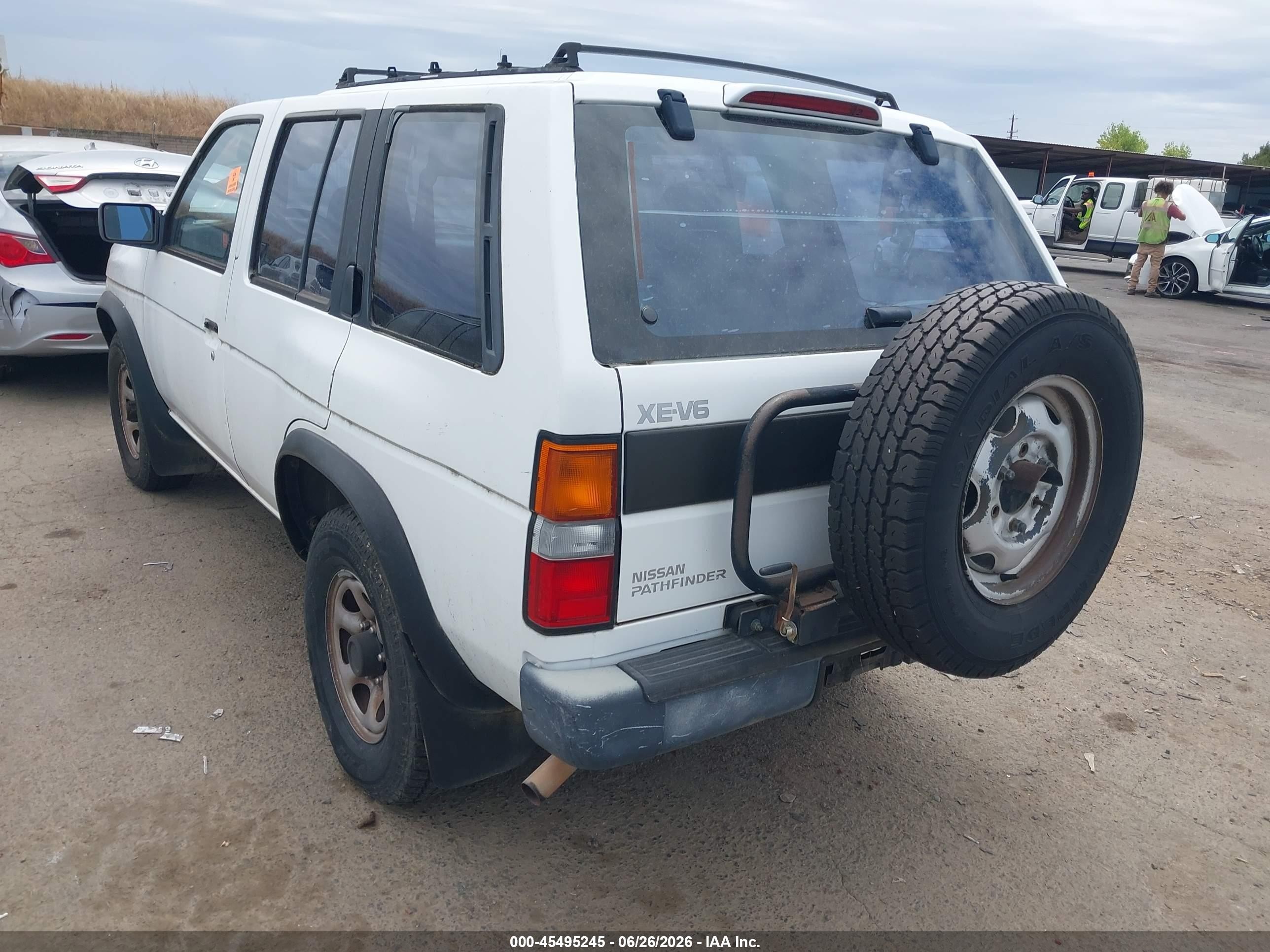 1995 Nissan Pathfinder Le/se/xe White vin: JN8HD17Y4SW104682