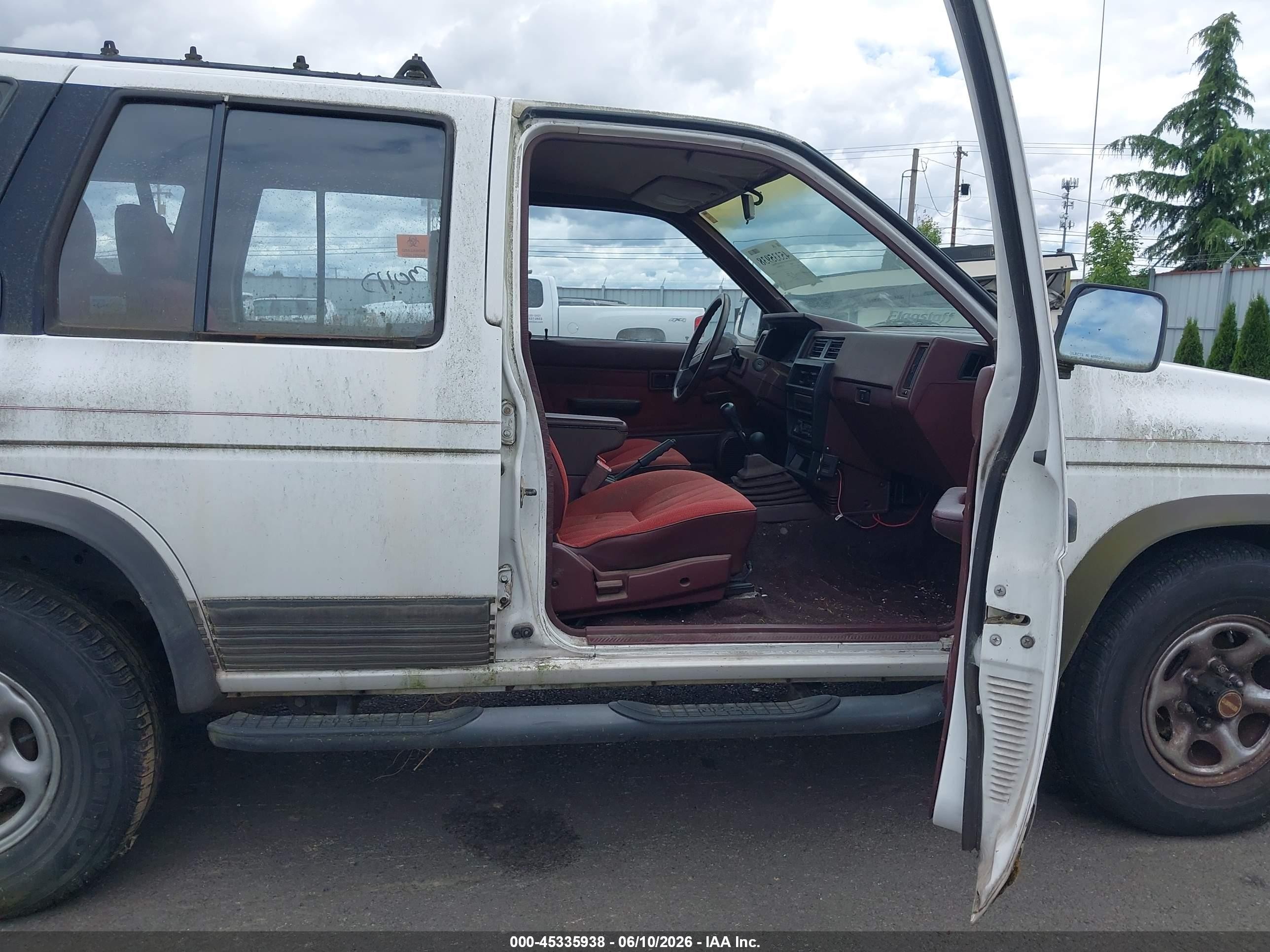1993 Nissan Pathfinder Xe/se White vin: JN8HD17Y5PW104276