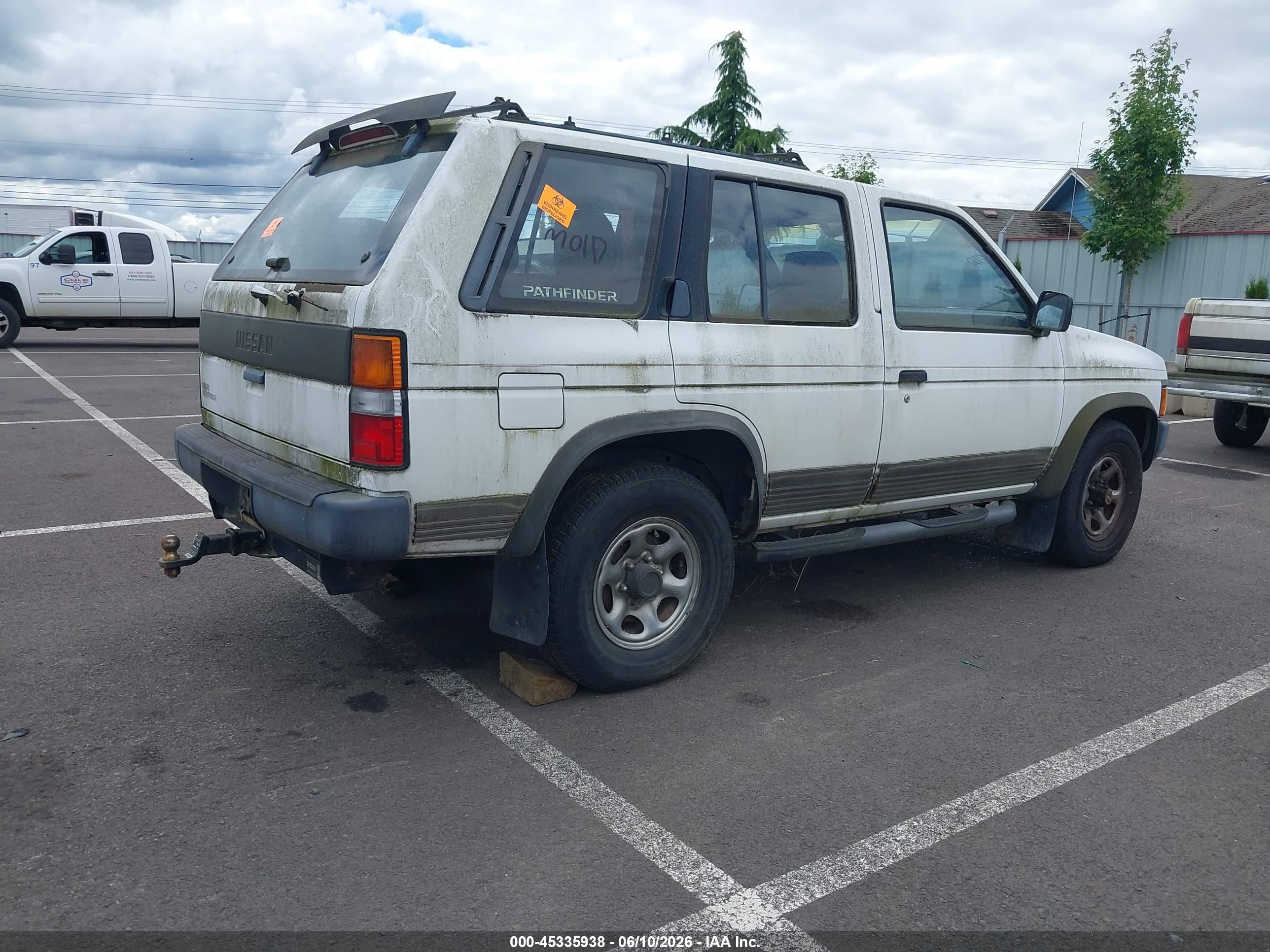 1993 Nissan Pathfinder Xe/se White vin: JN8HD17Y5PW104276