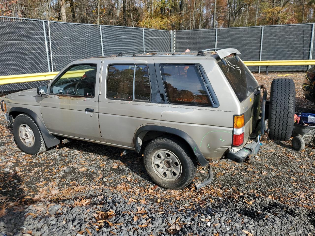 1995 Nissan Pathfinder Le Beige vin: JN8HD17Y5SW010777